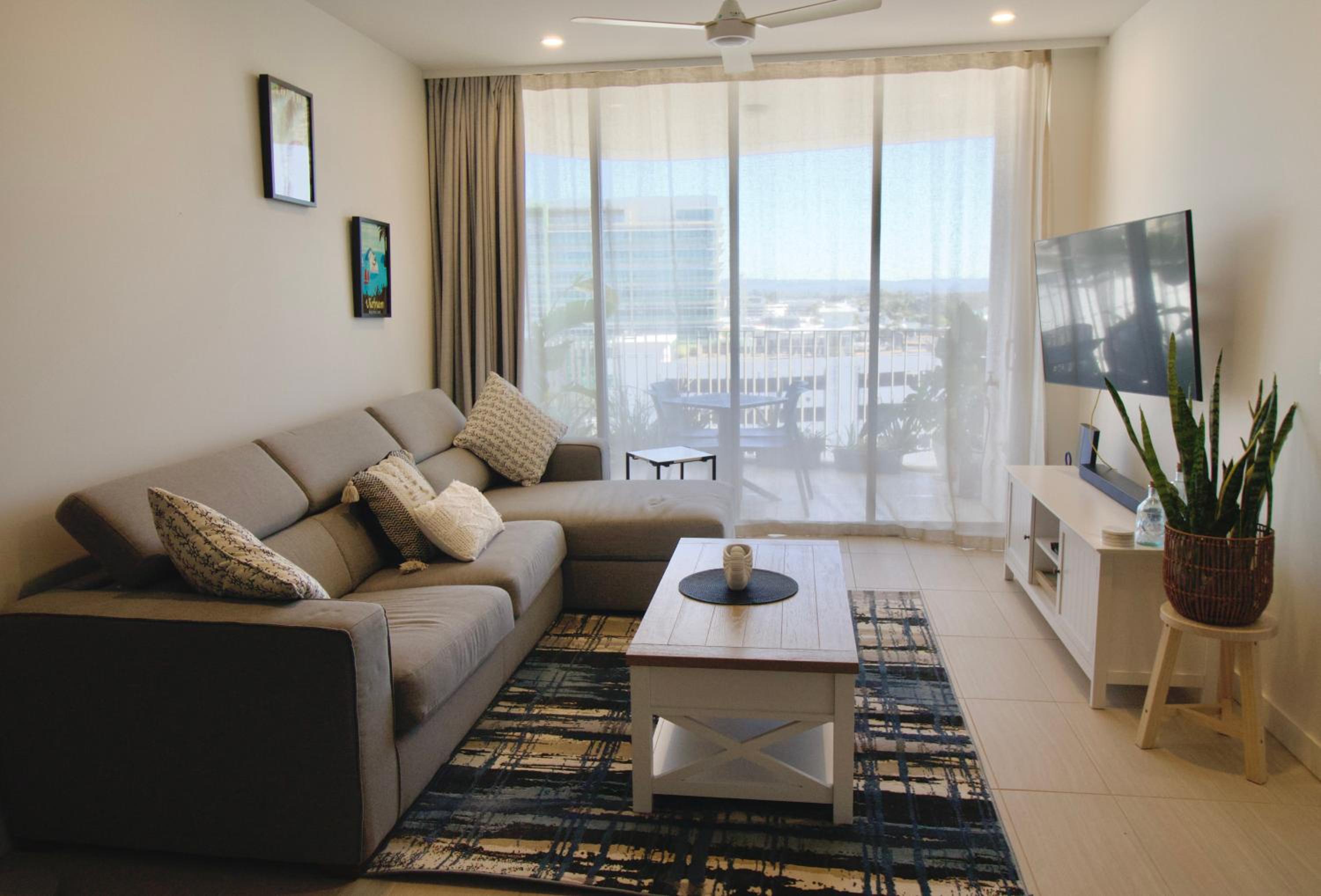 THE COSMOPOLITAN COTTON TREE UNIT 20802 Maroochy City Light