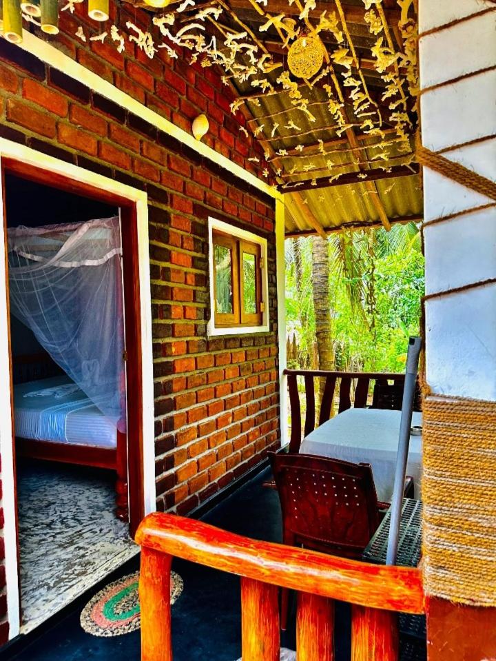 Isuru Cabanas and Restaurant view 5