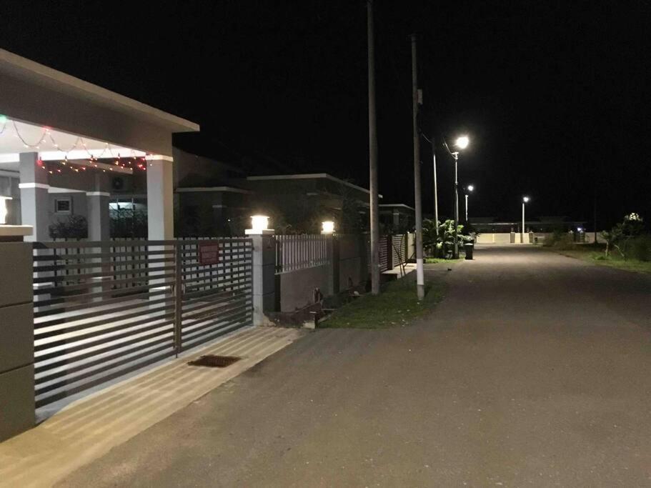 Bumiemas Homestay Perlis - 3 BEDROOM