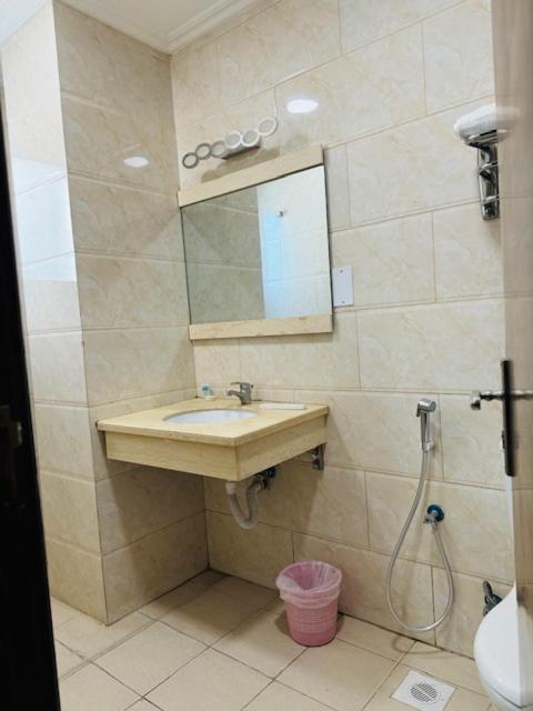 Al Hayat Suites Apartment