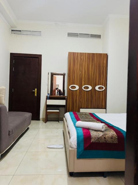 Al Hayat Suites Apartment