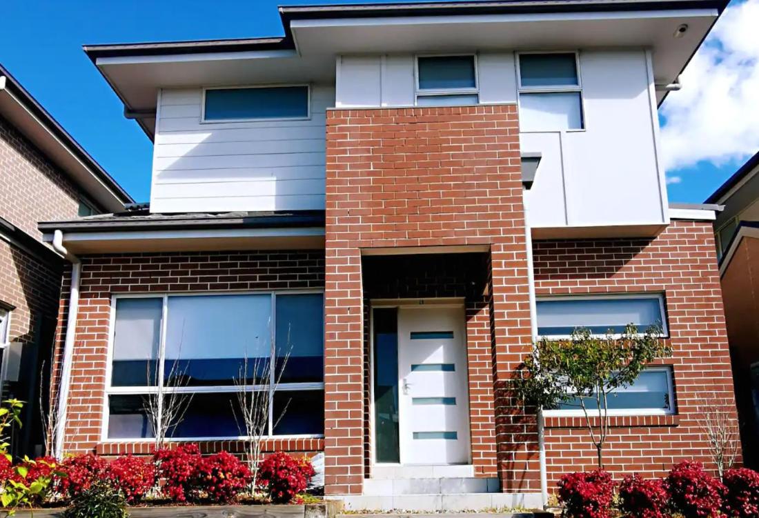 Kellyville Adorable 5Br - Closed to Shops & Parks