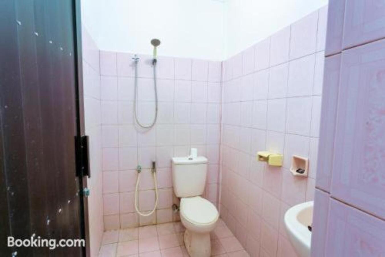 Segara Sadhu Inn Kuta by ecommerceloka
