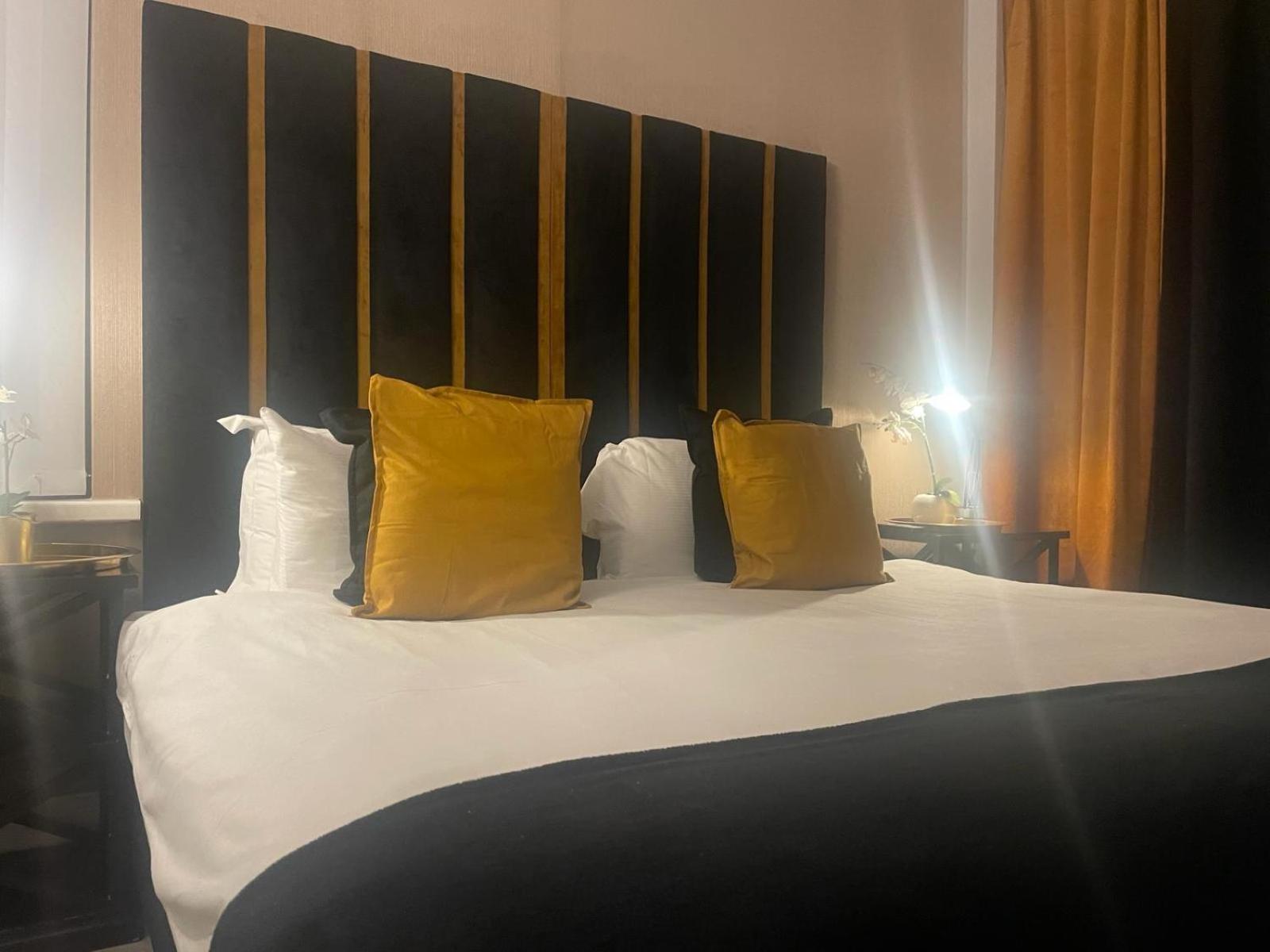 *Luxury 9ine Lush Jacuzzi Apartment & Balcony* view 2