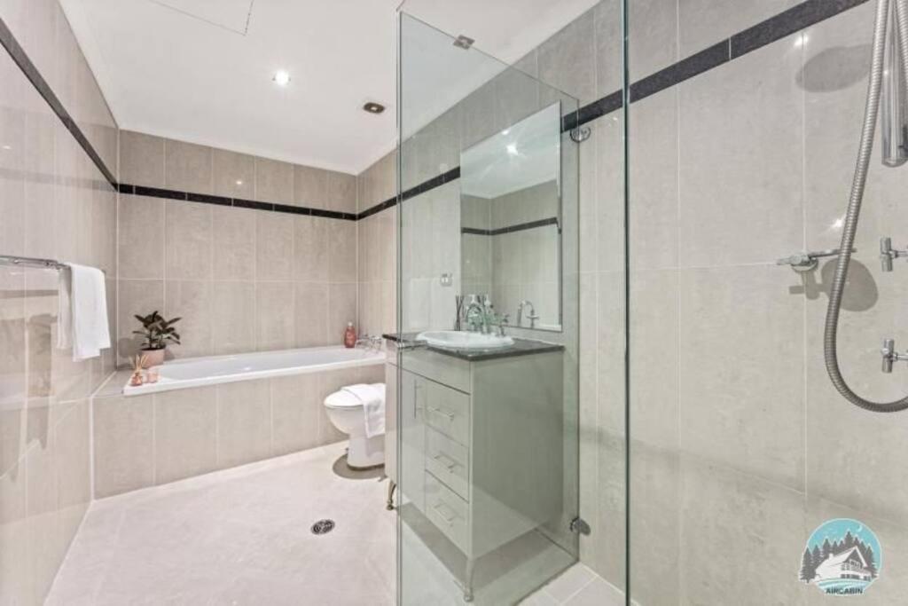 Breathtaking Waterfront Penthouse with BigTerrace near to Olympic Park