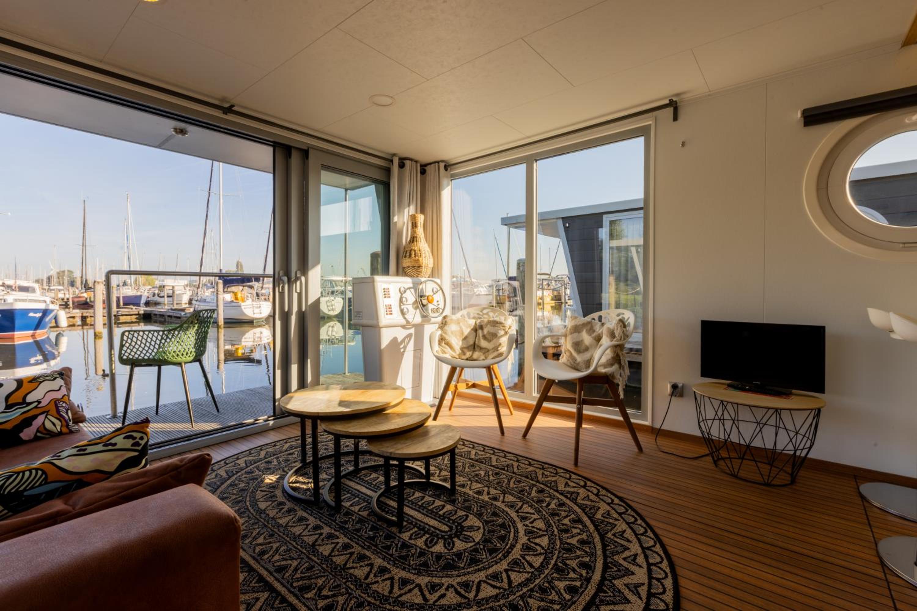 Home of the Houseboat - Zen view 2