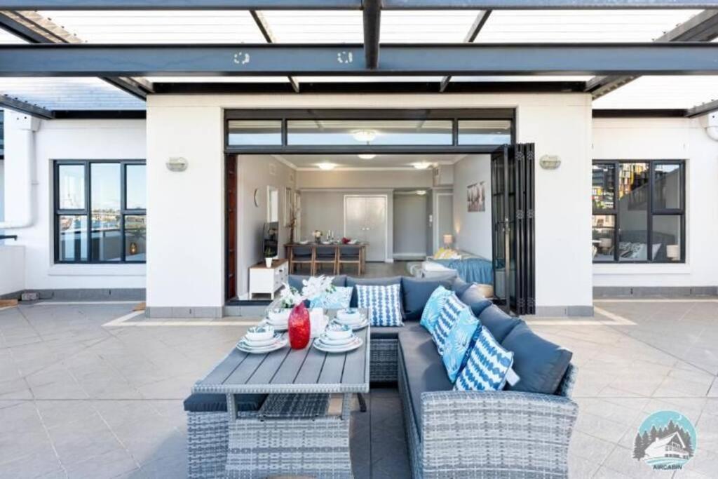 Breathtaking Waterfront Penthouse with BigTerrace near to Olympic Park