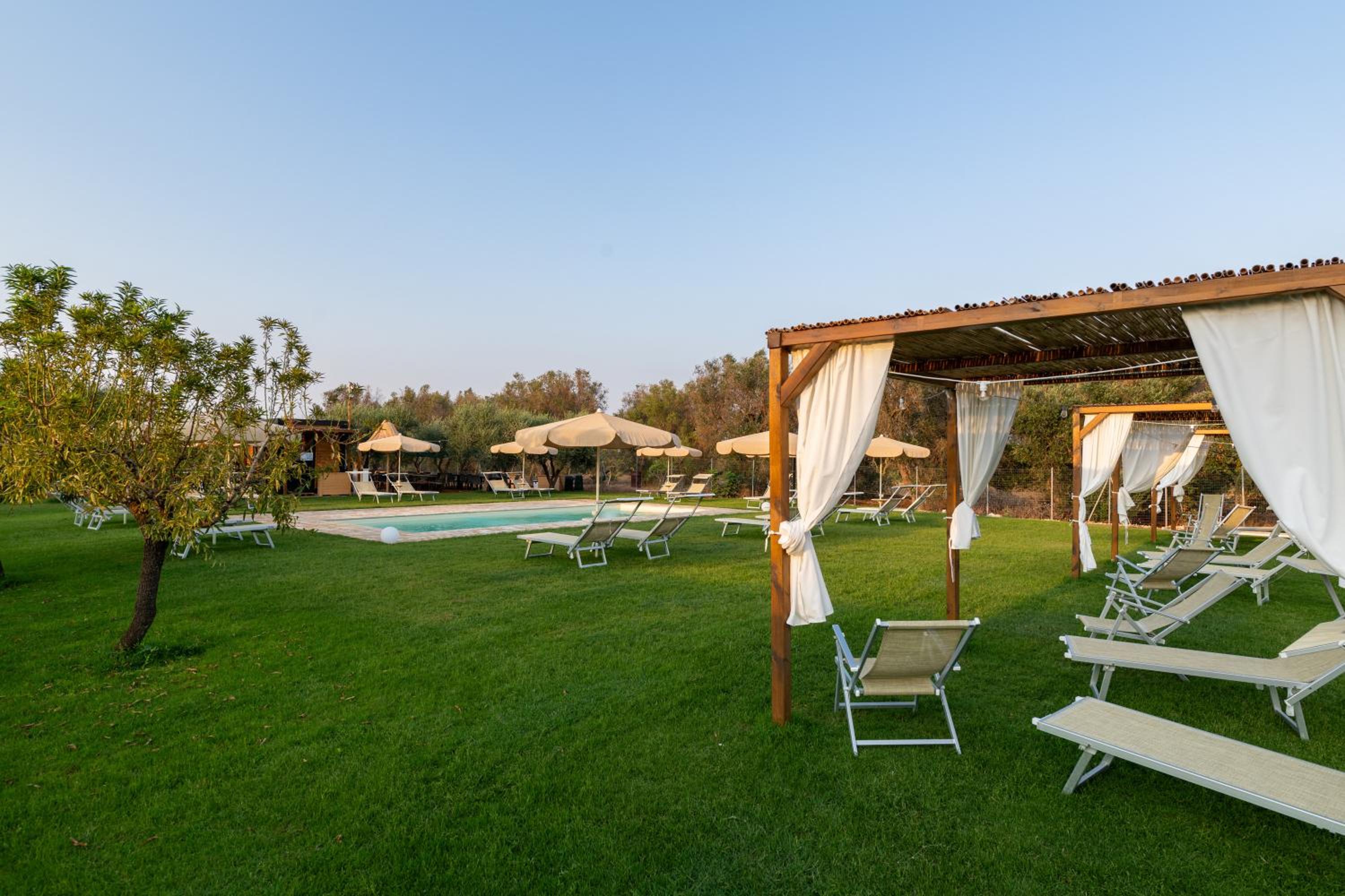 Bellavita and pool photo 3