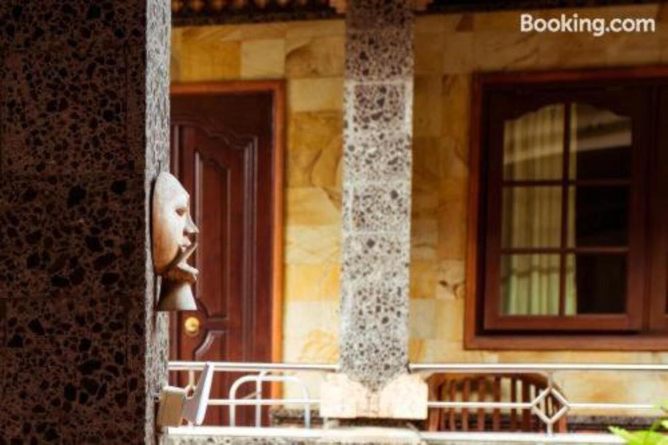 Segara Sadhu Inn Kuta by ecommerceloka