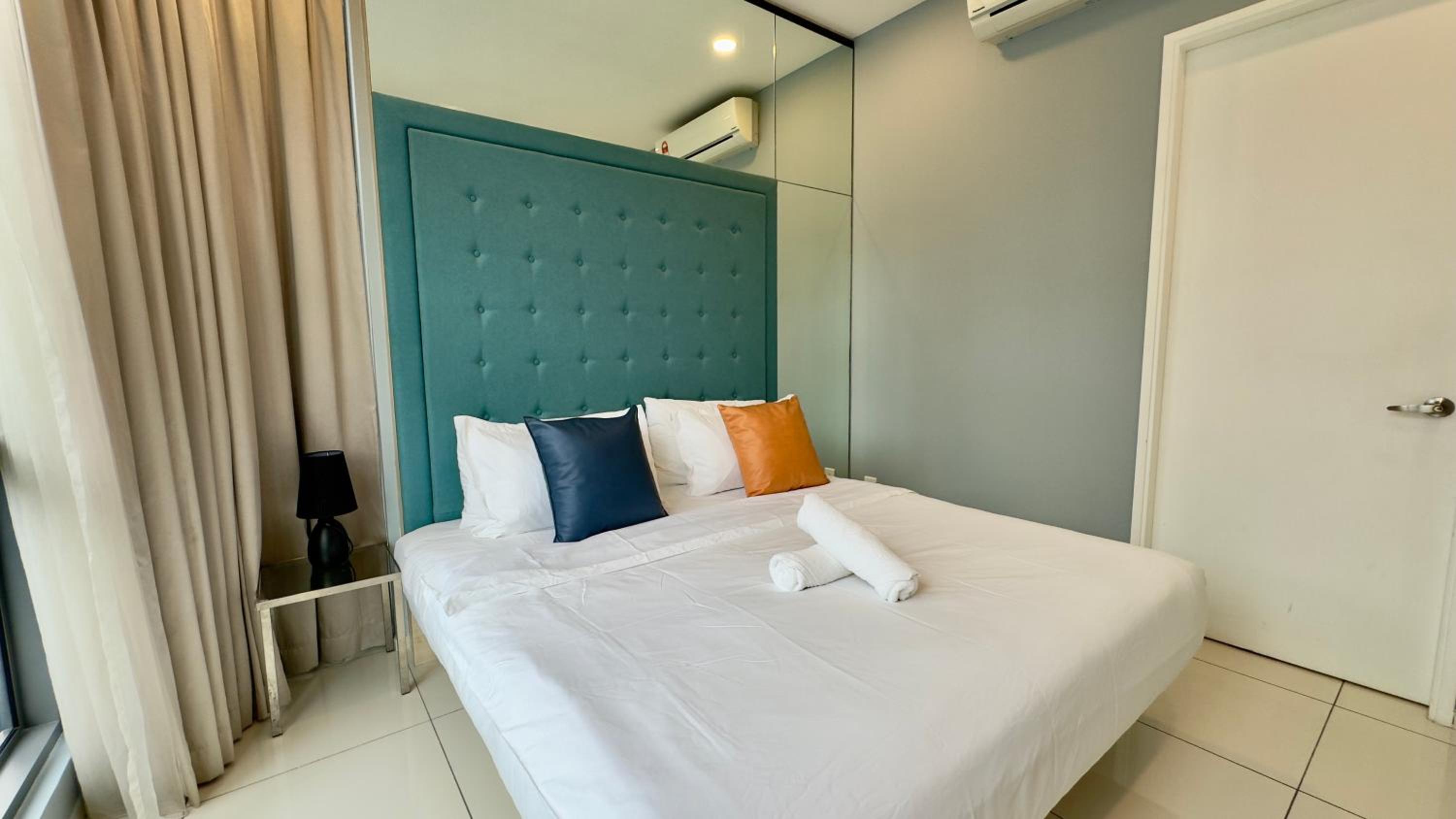 Extravagant Family-Biz Nest II Robertson 12F
