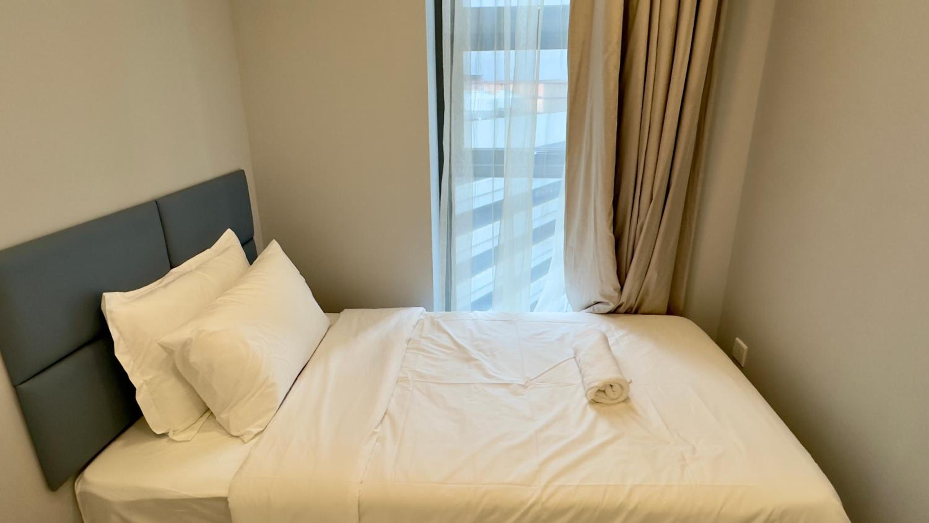 Extravagant Family-Biz Nest II Robertson 12F