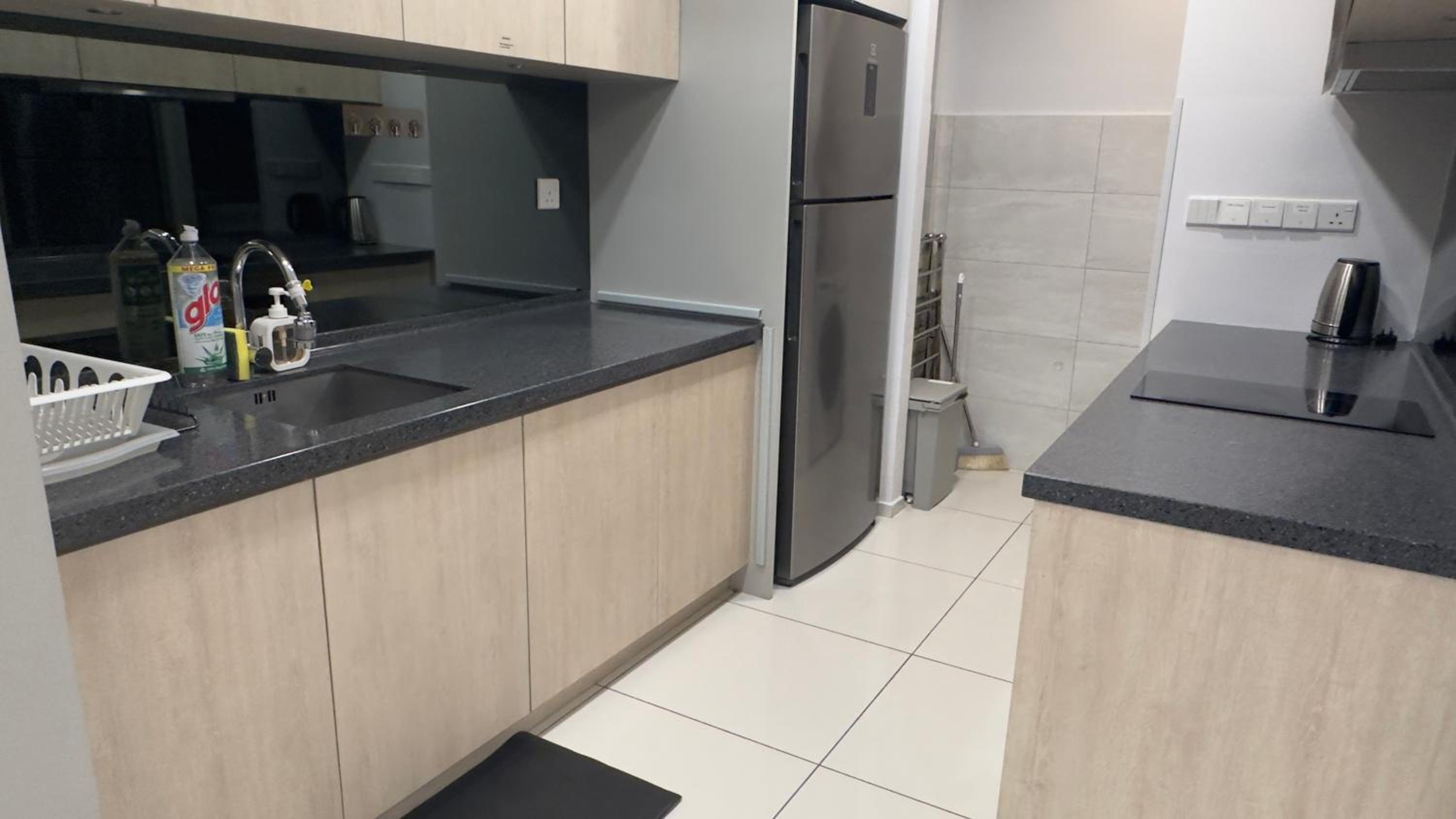 Extravagant Family-Biz Nest II Robertson 12F