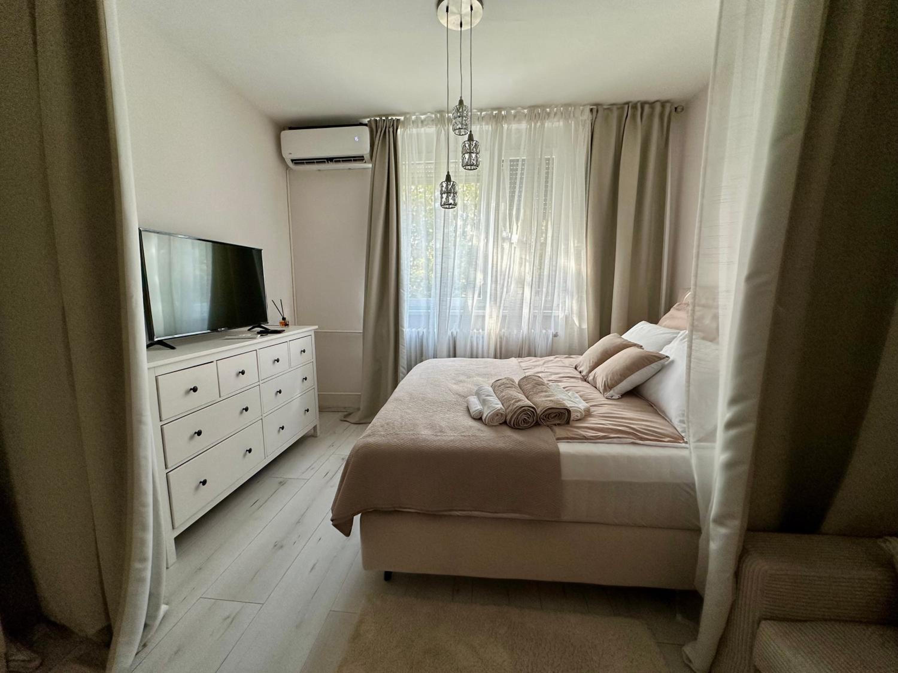 Mate Gold Apartment II