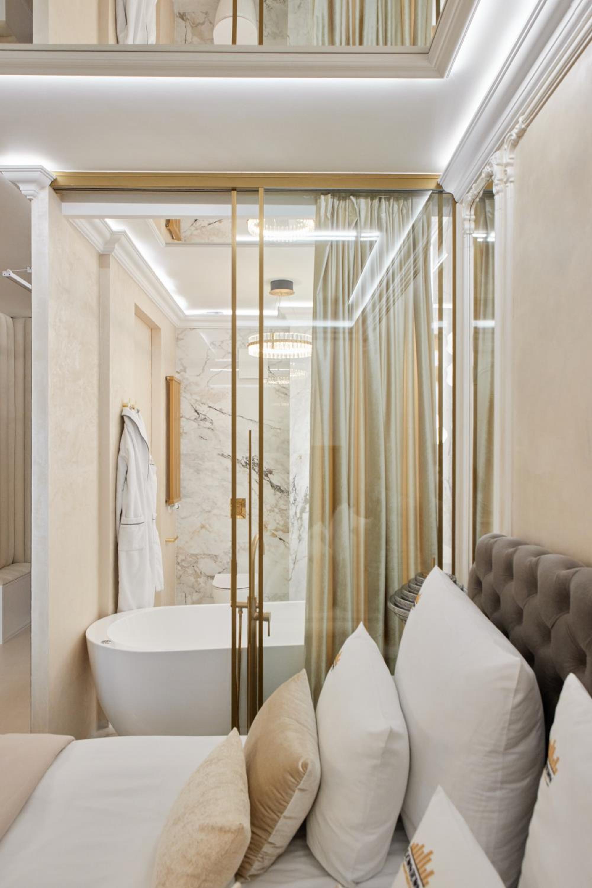 Nadmotławie Jacuzzi Mirror Suite by Downtown Apartments