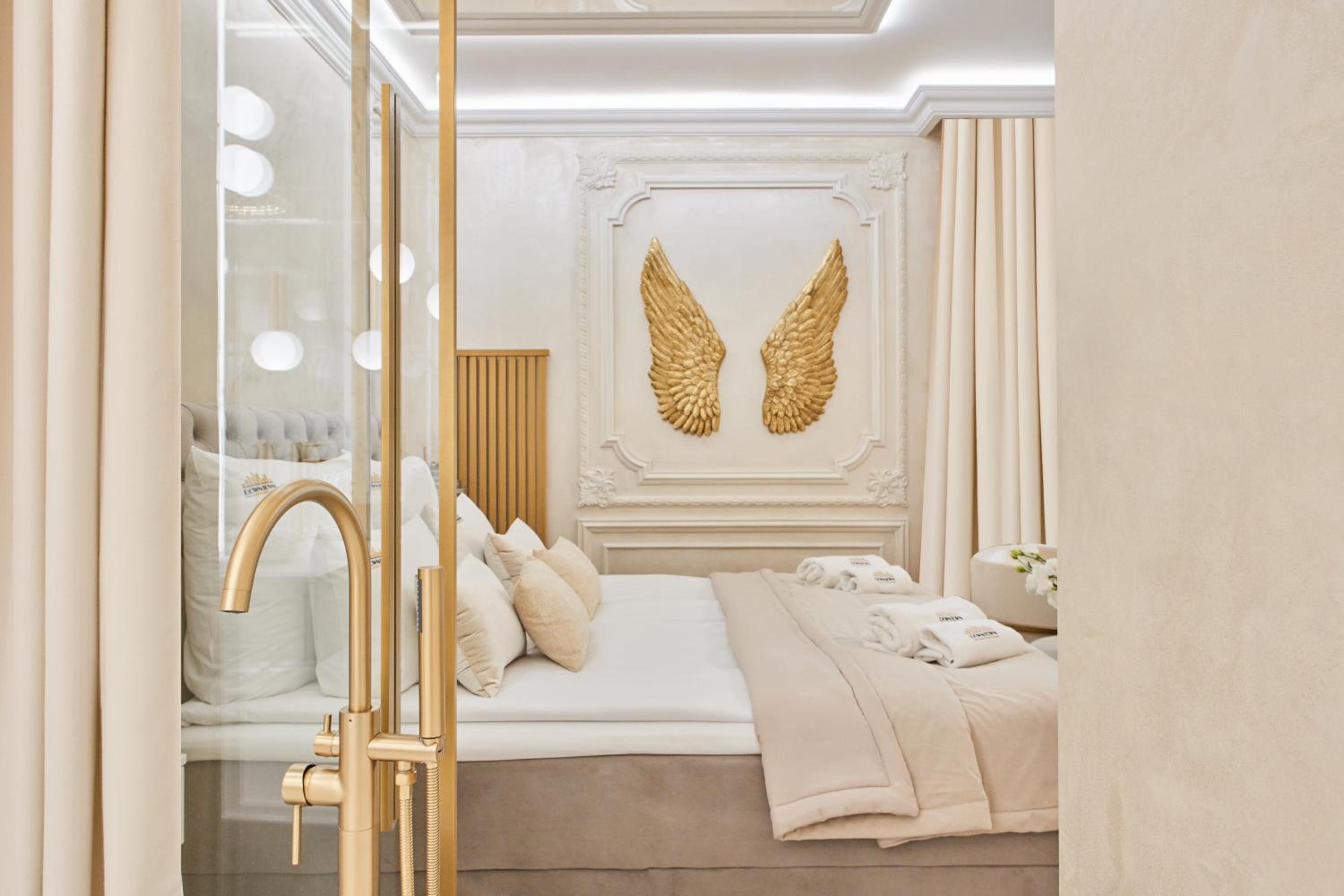 Nadmotławie Jacuzzi Mirror Suite by Downtown Apartments