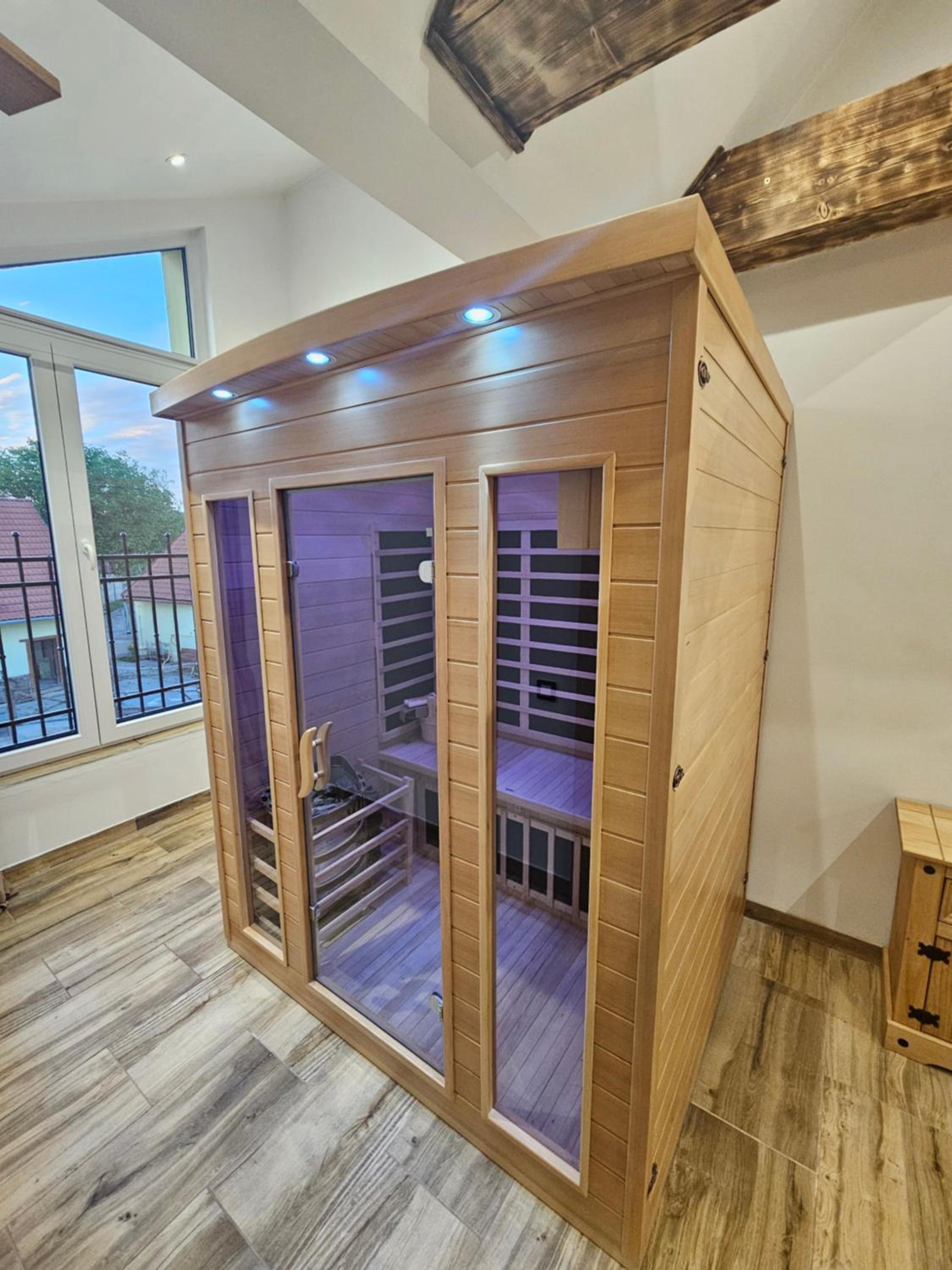 Vířivka a sauna na pokoji,nebo na vlastní terase - Farma u Příbrami