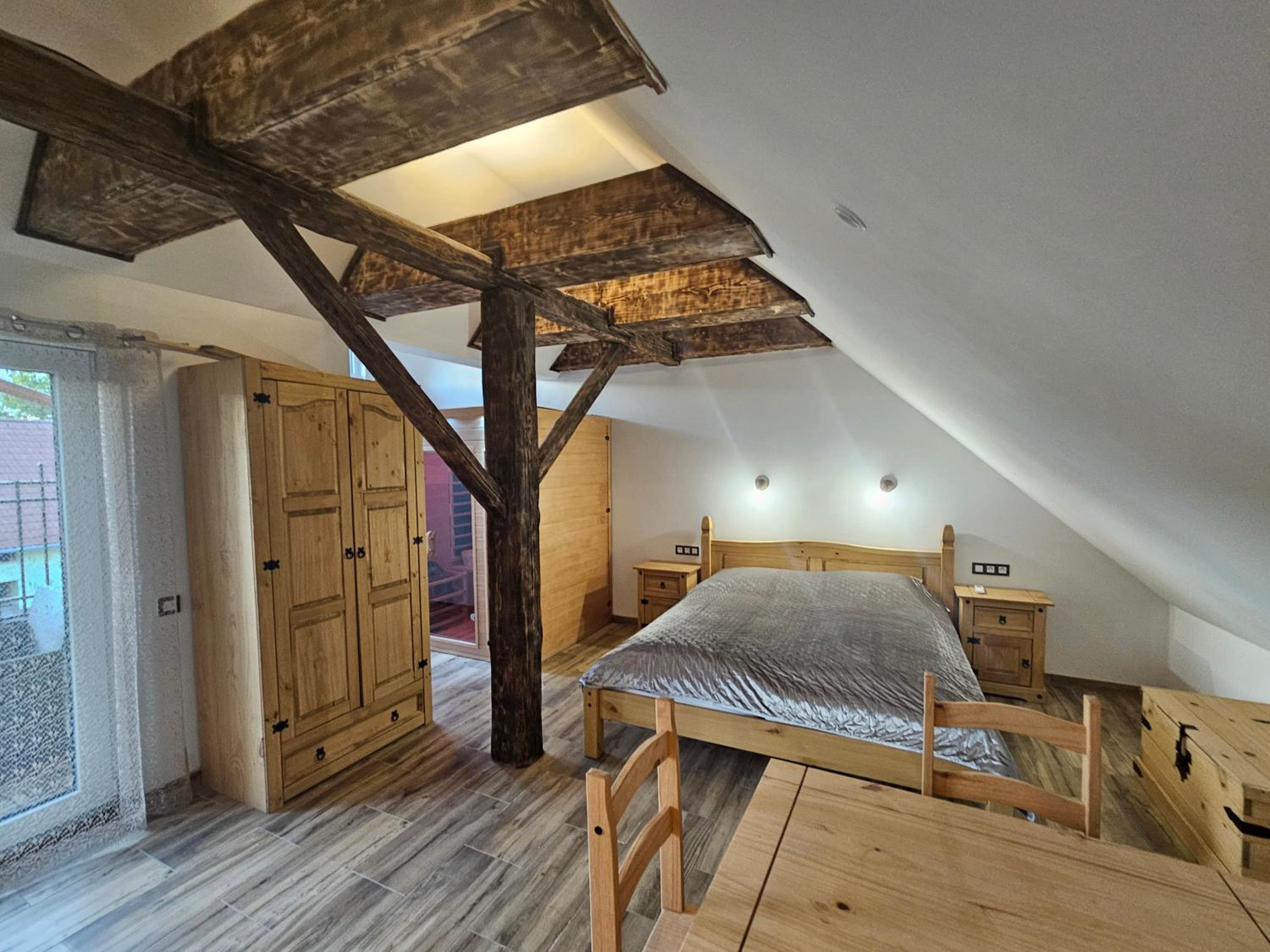 Vířivka a sauna na pokoji,nebo na vlastní terase - Farma u Příbrami