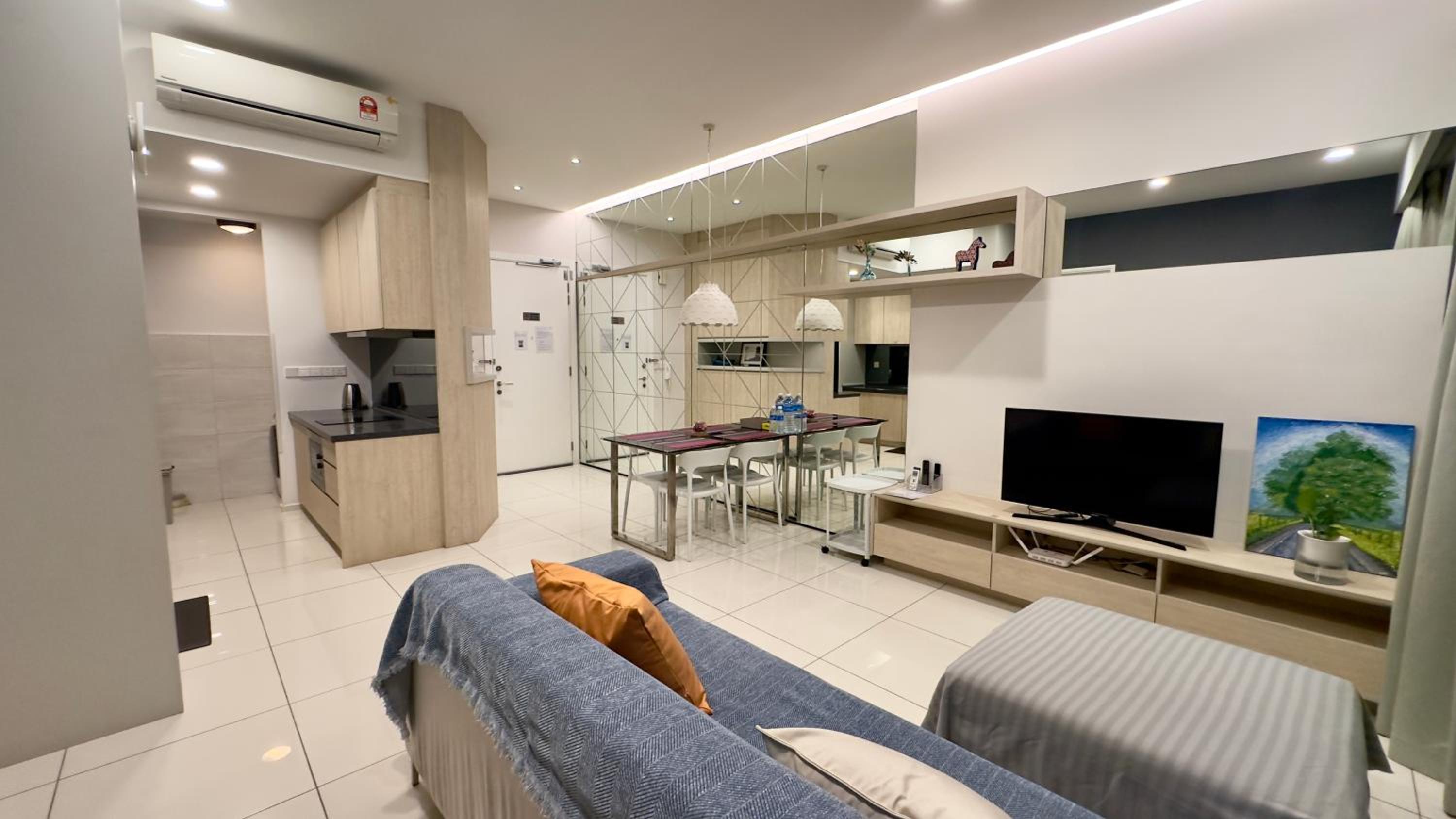 Extravagant Family-Biz Nest II Robertson 12F