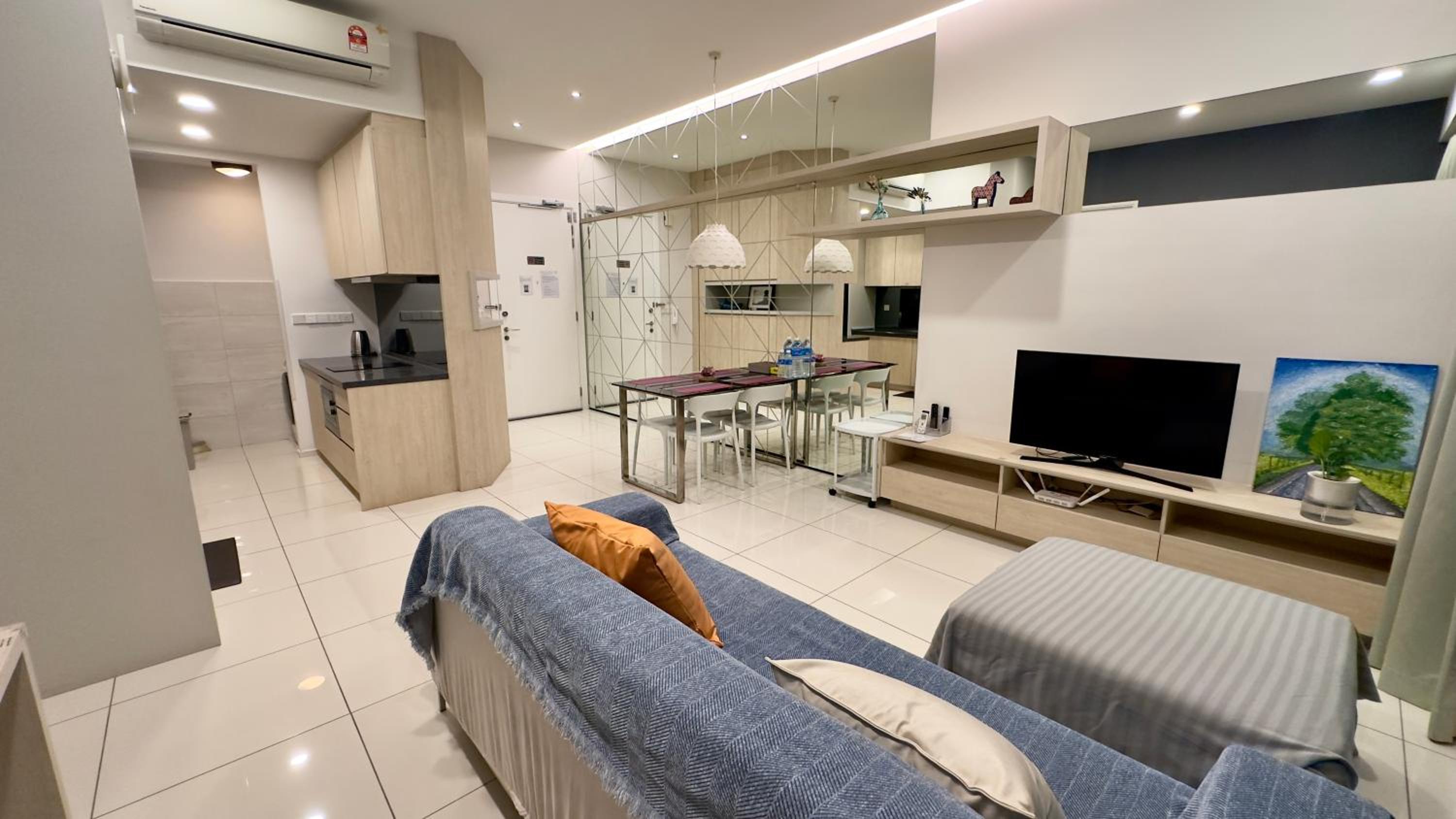 Extravagant Family-Biz Nest II Robertson 12F