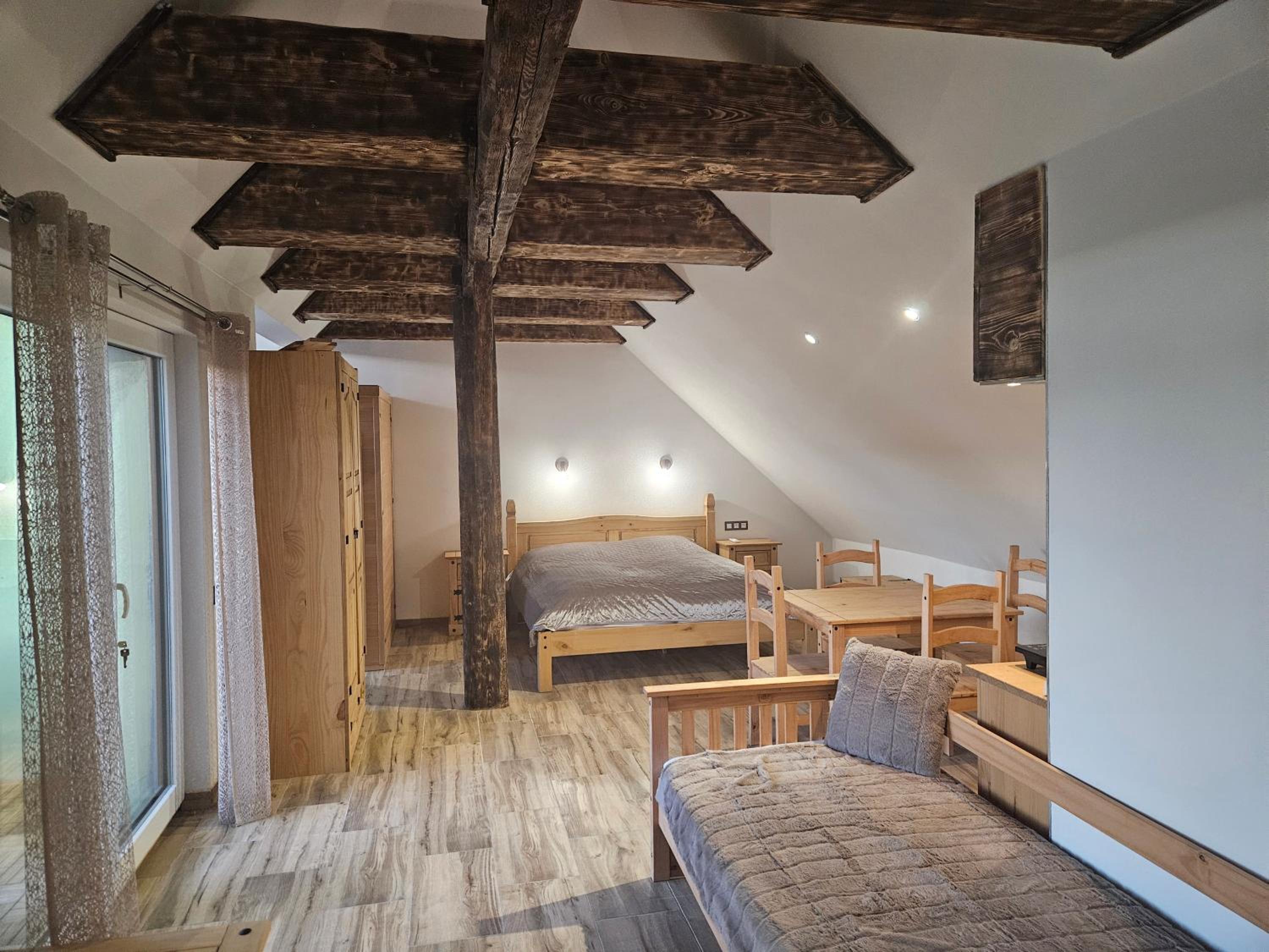 Vířivka a sauna na pokoji,nebo na vlastní terase - Farma u Příbrami