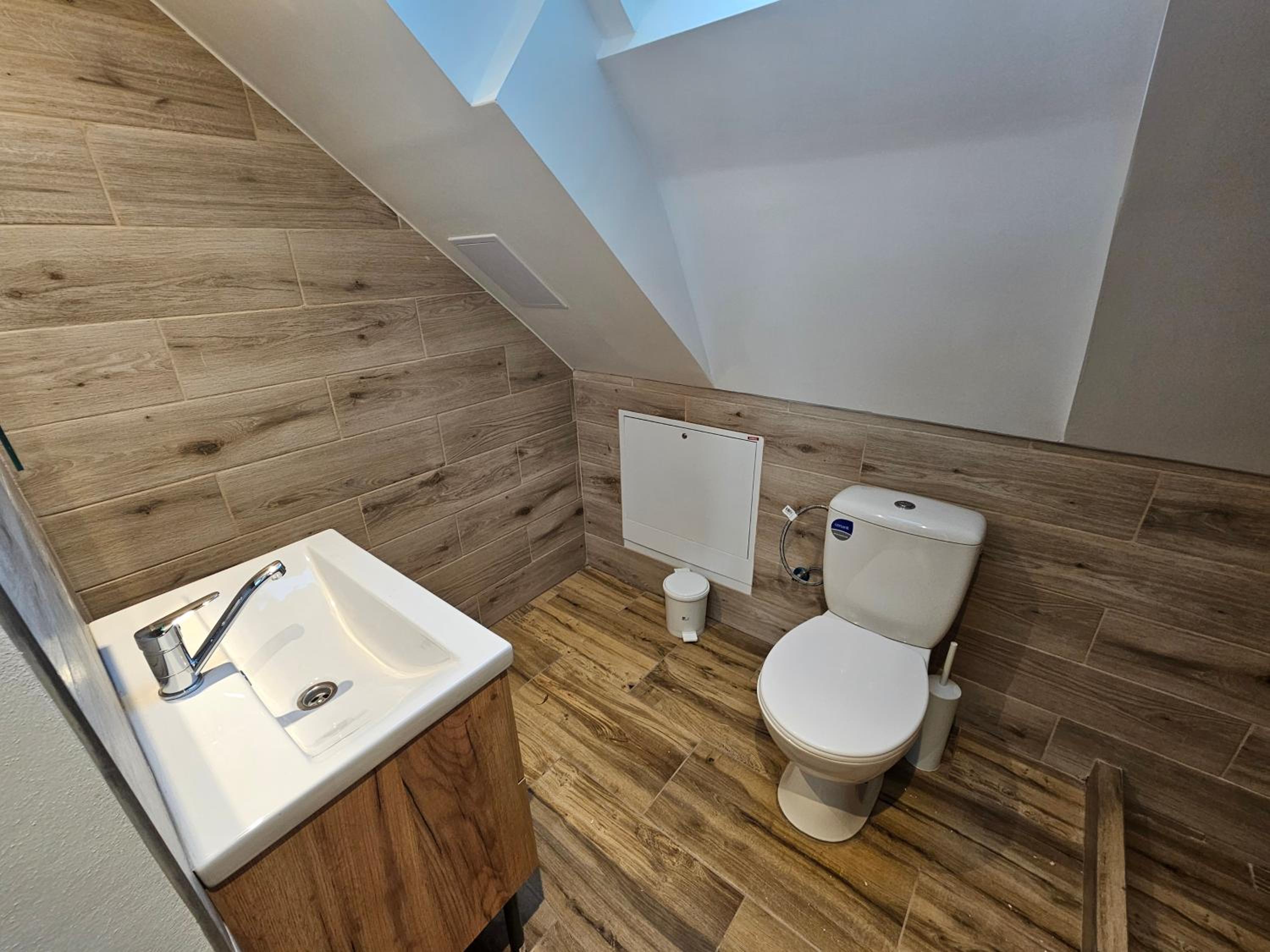 Vířivka a sauna na pokoji,nebo na vlastní terase - Farma u Příbrami