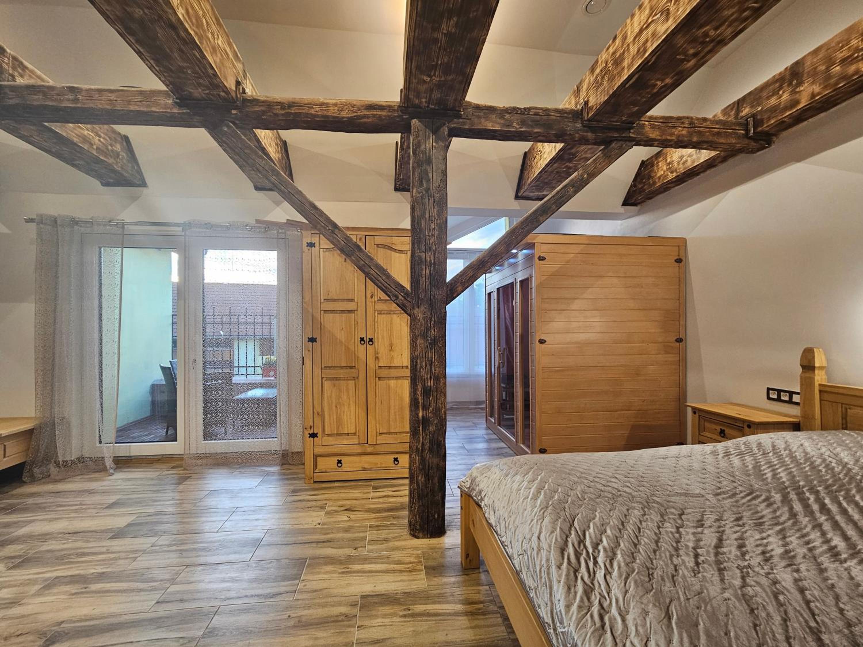 Vířivka a sauna na pokoji,nebo na vlastní terase - Farma u Příbrami