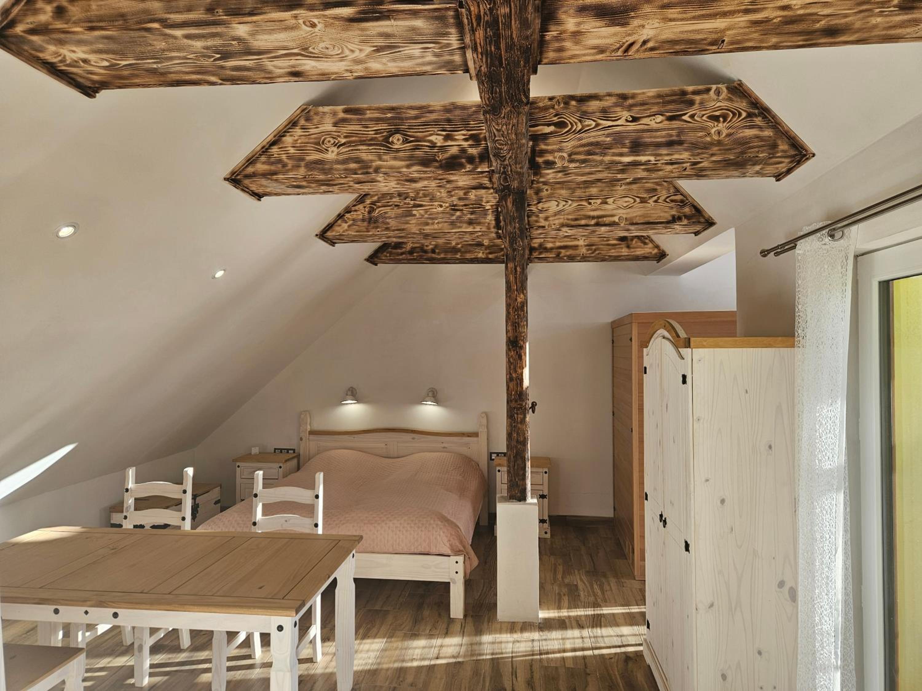 Vířivka a sauna na pokoji,nebo na vlastní terase - Farma u Příbrami