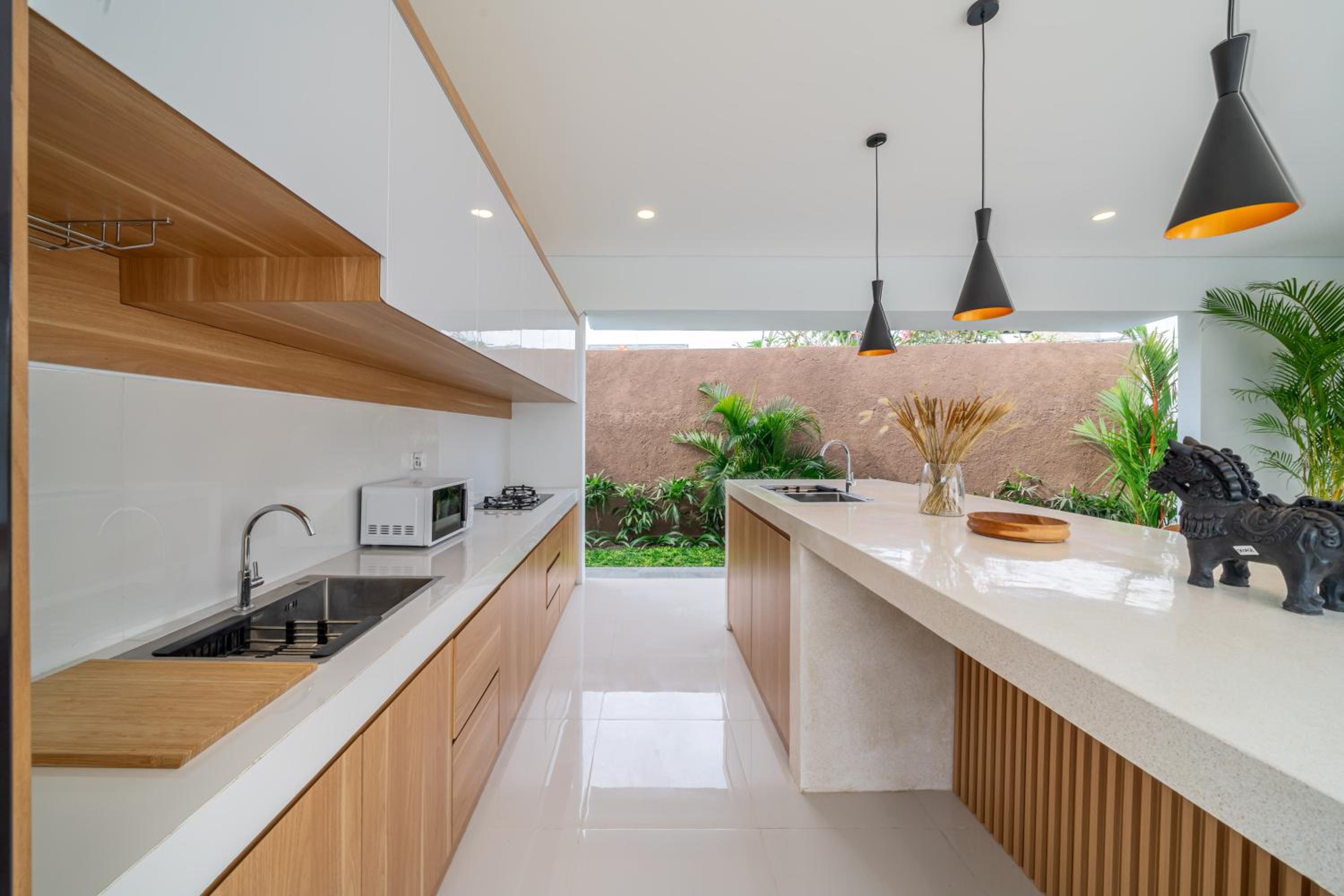 Special Offer! Elegant 2-Bedroom Villa with Large Pool in Canggu! view 3