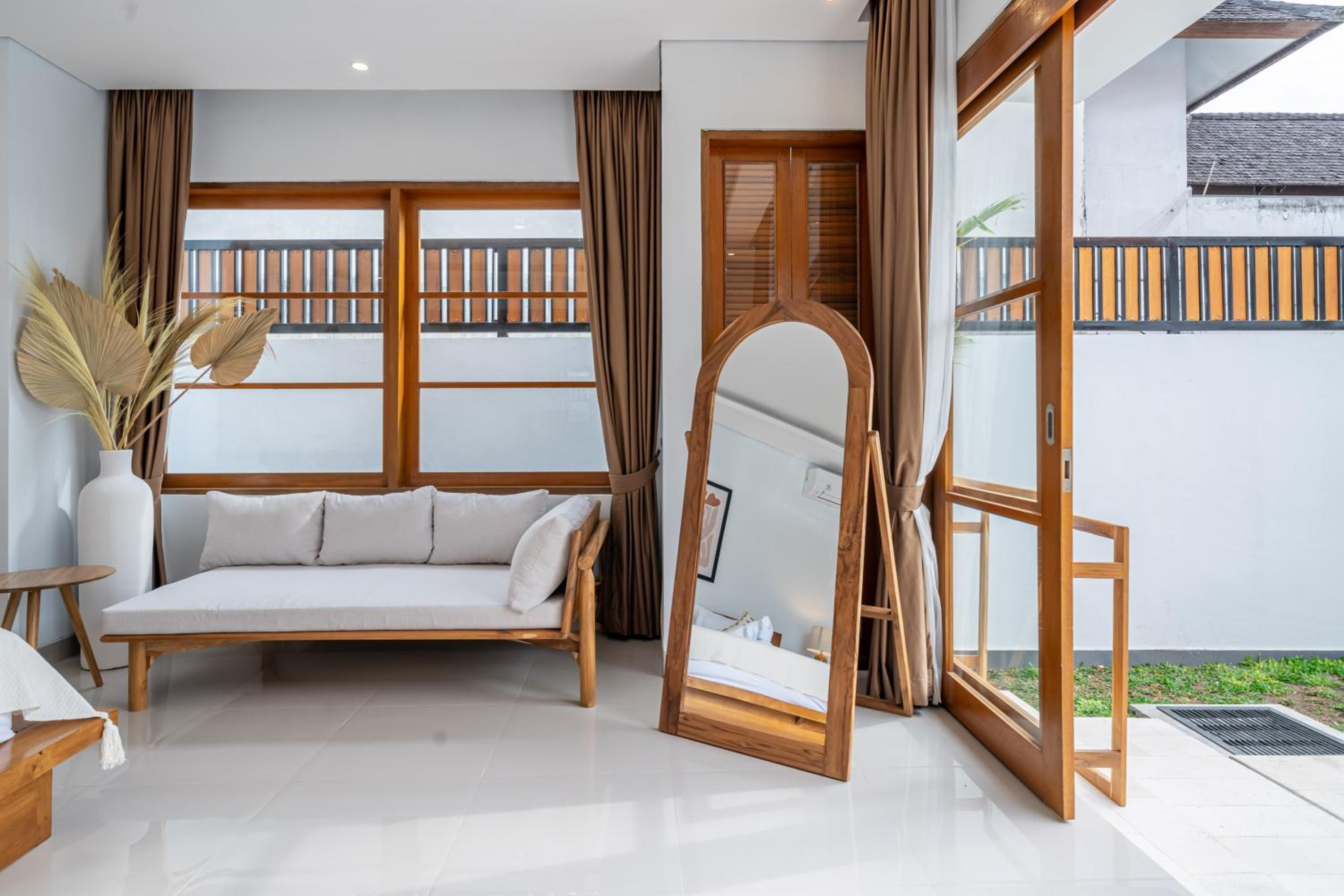 Special Offer! Elegant 2-Bedroom Villa with Large Pool in Canggu! view 5