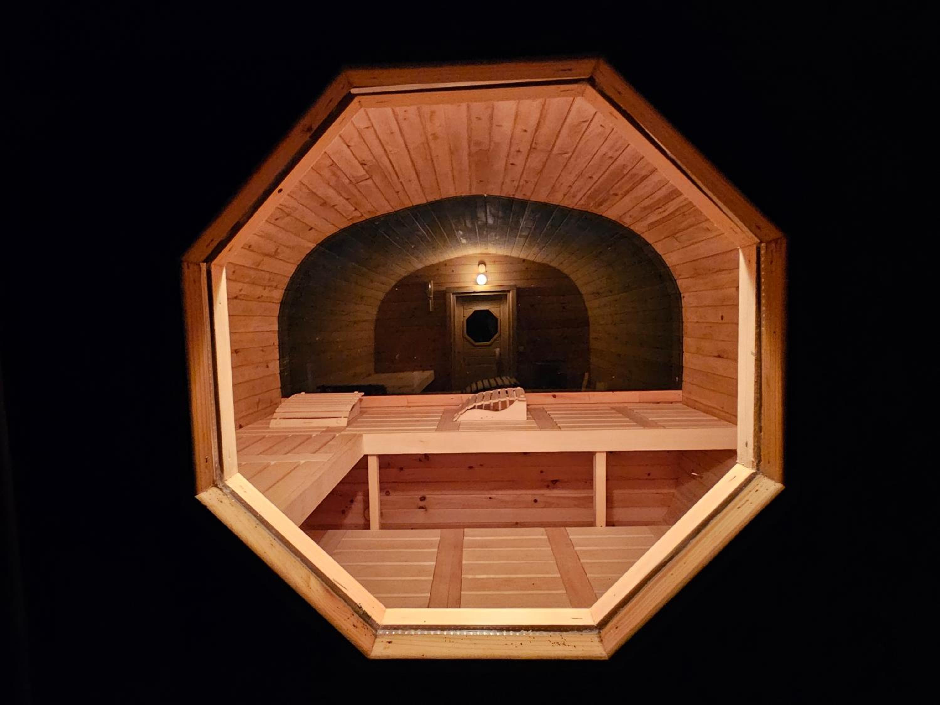 Vířivka a sauna na pokoji,nebo na vlastní terase - Farma u Příbrami