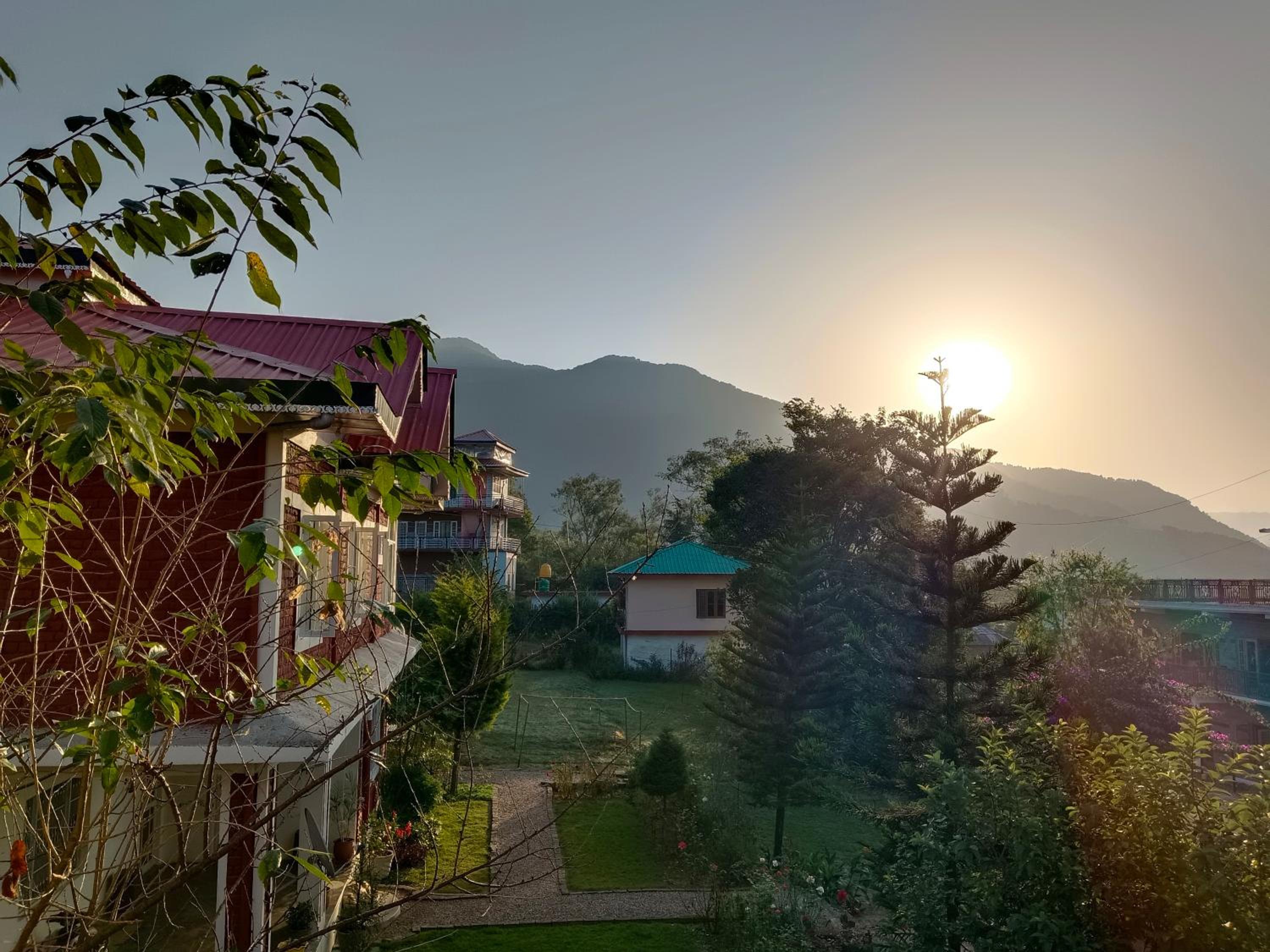Aditya Homestay Bir-Billing surrounded by Mountains view 3