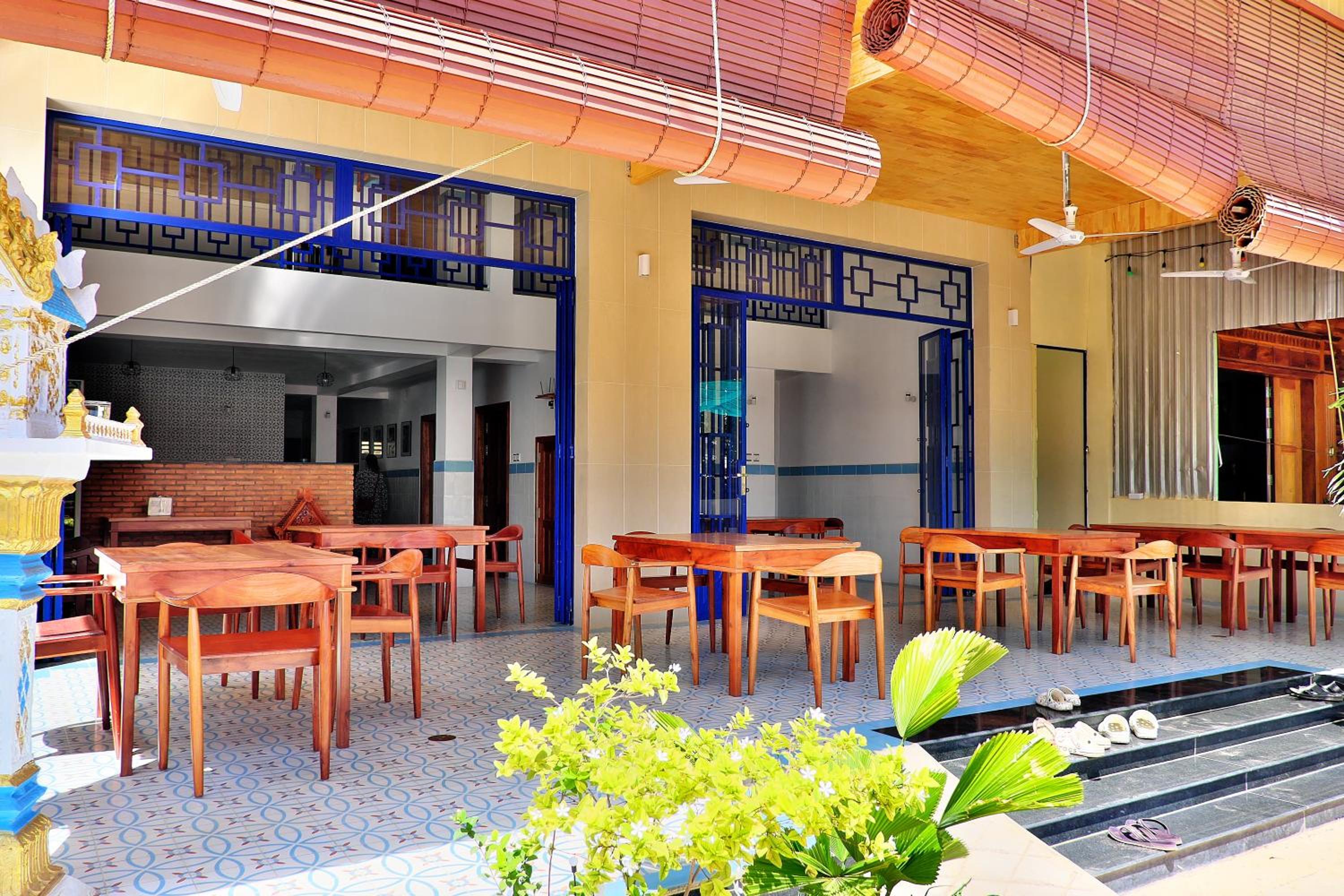 Dary's Village Guesthouse & Restaurant