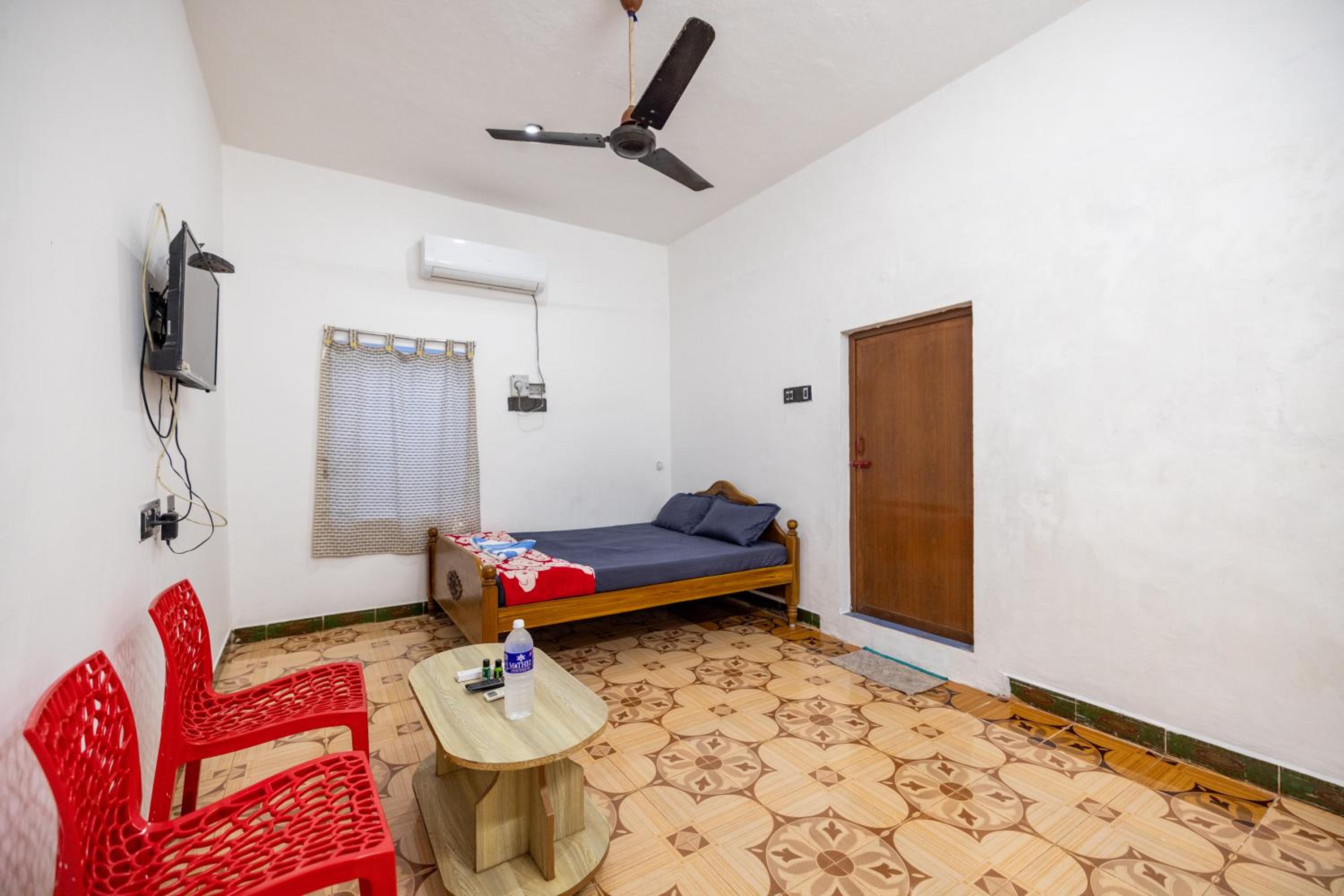 Sri Sai Holiday Inn