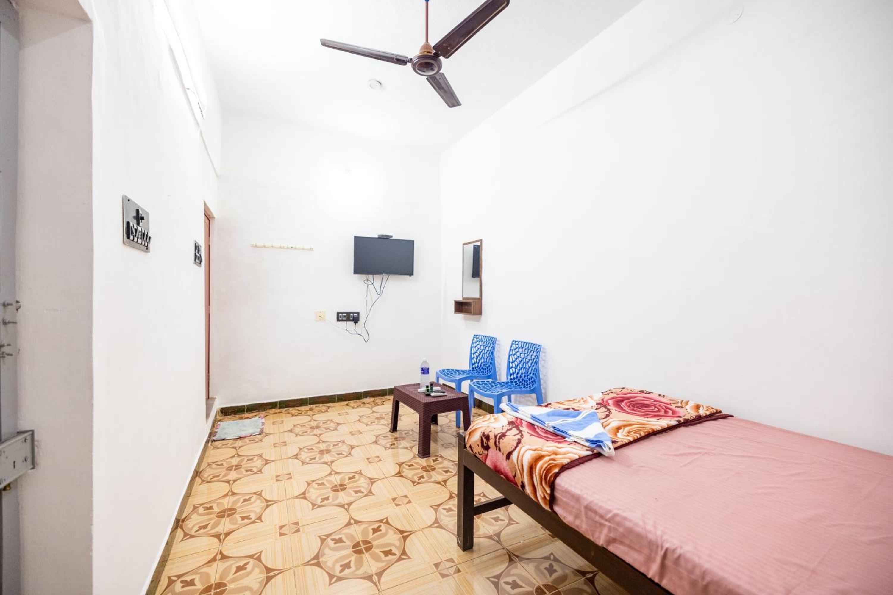 Sri Sai Holiday Inn