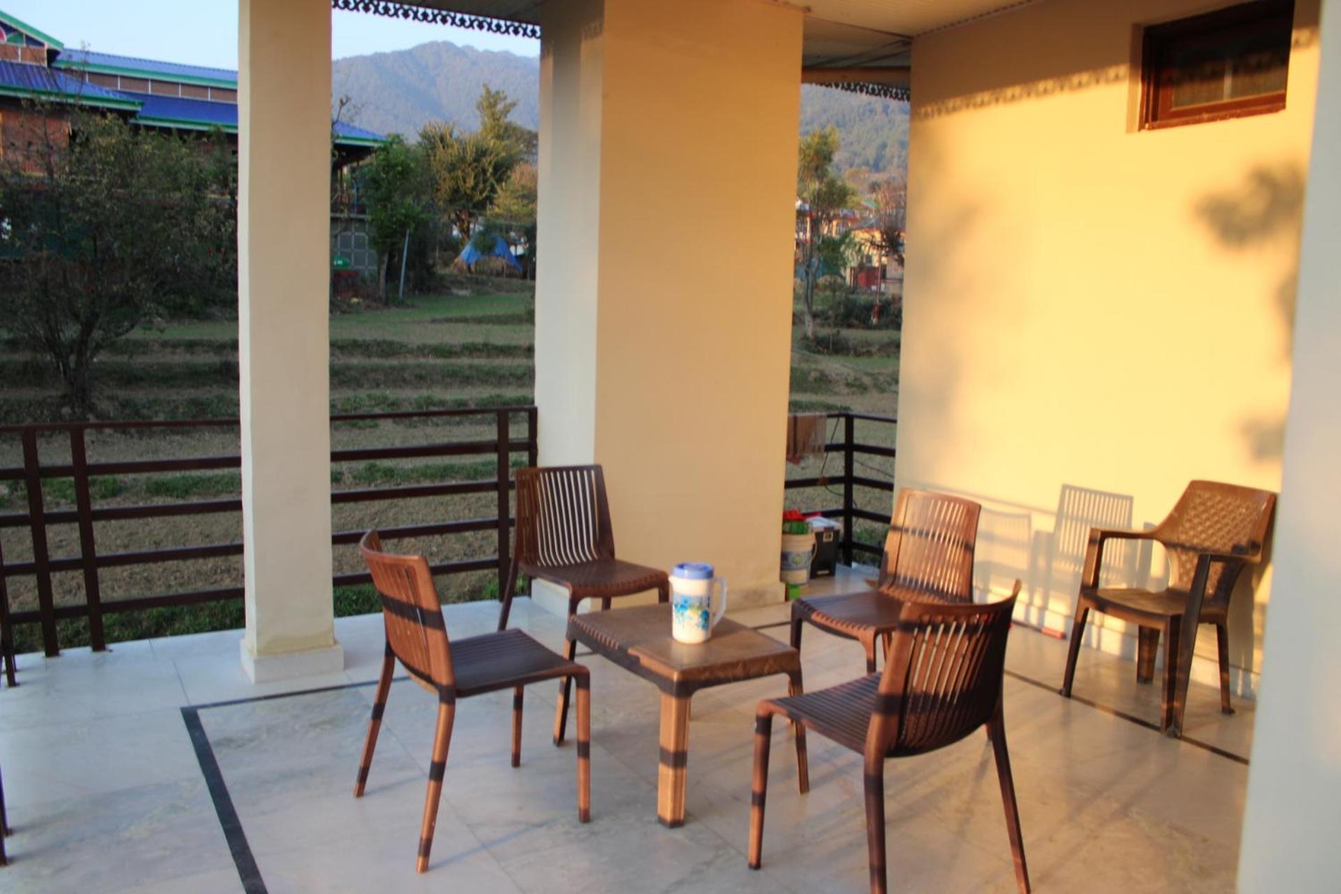 Aditya Homestay Bir-Billing surrounded by Mountains view 5