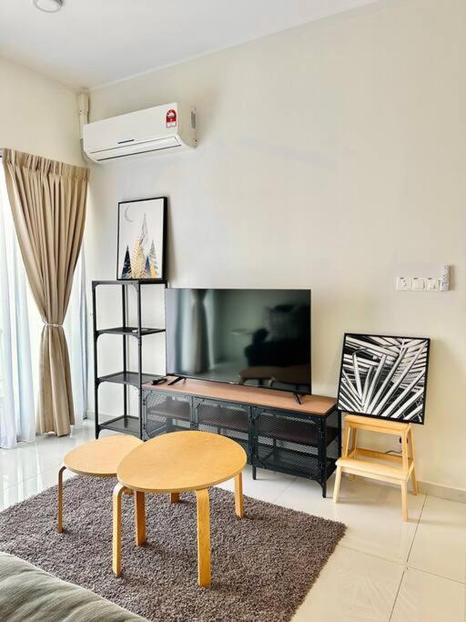 Danga Bay Homey Stay