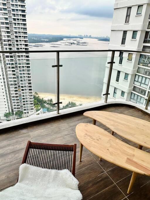 Danga Bay Homey Stay