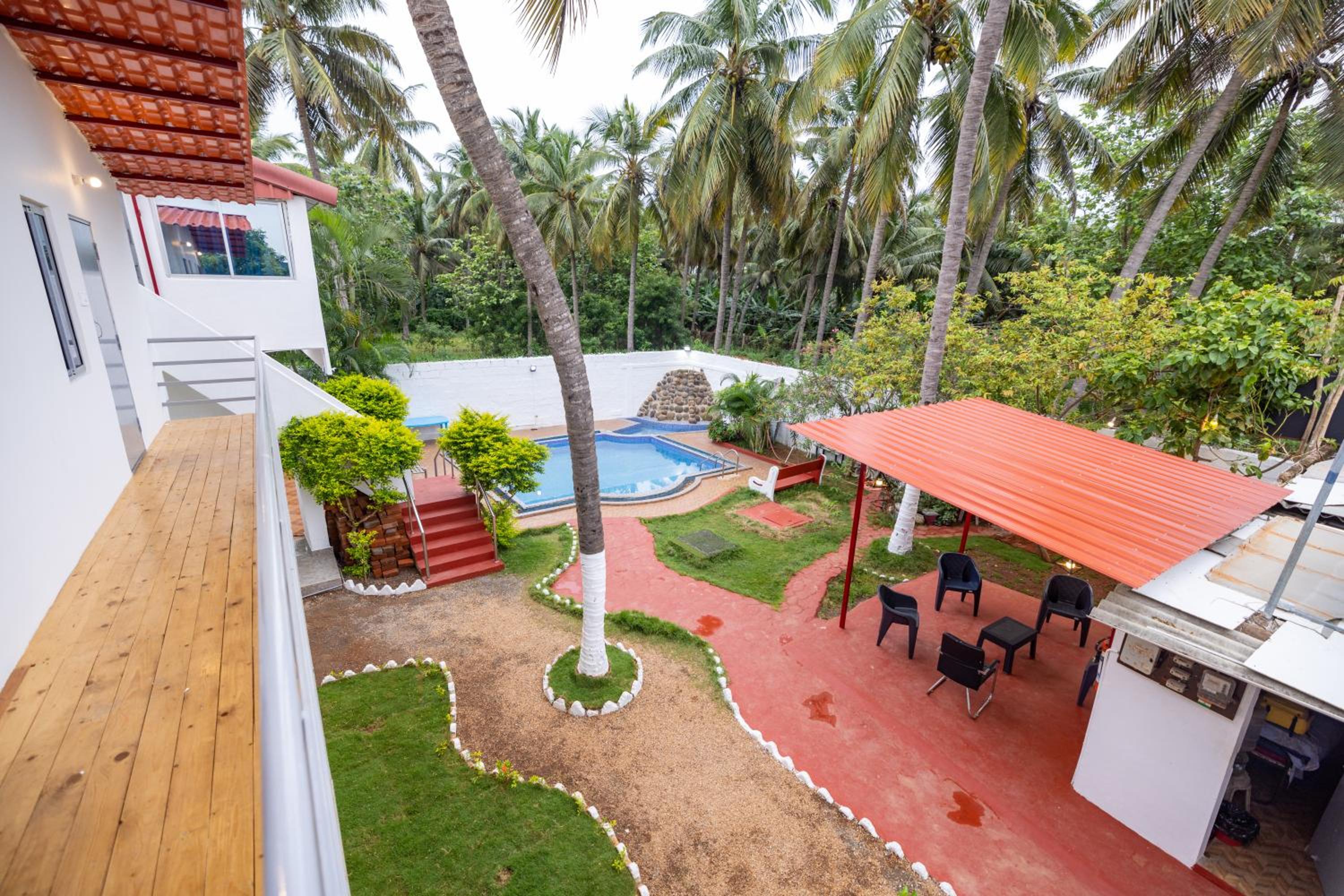 Sri Sai Holiday Inn