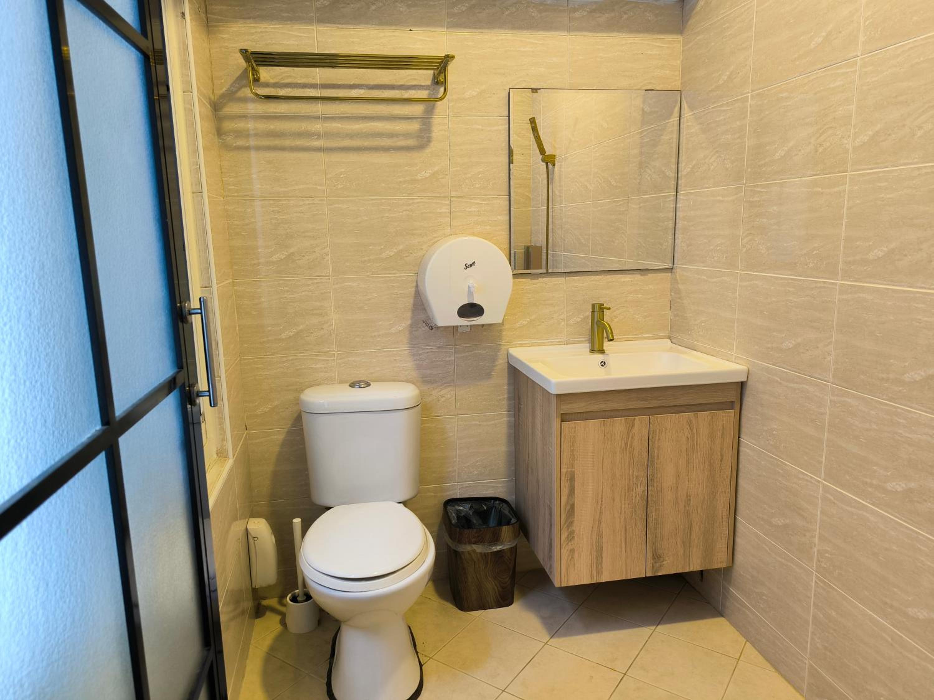 橙舍一館 TW Hostel I