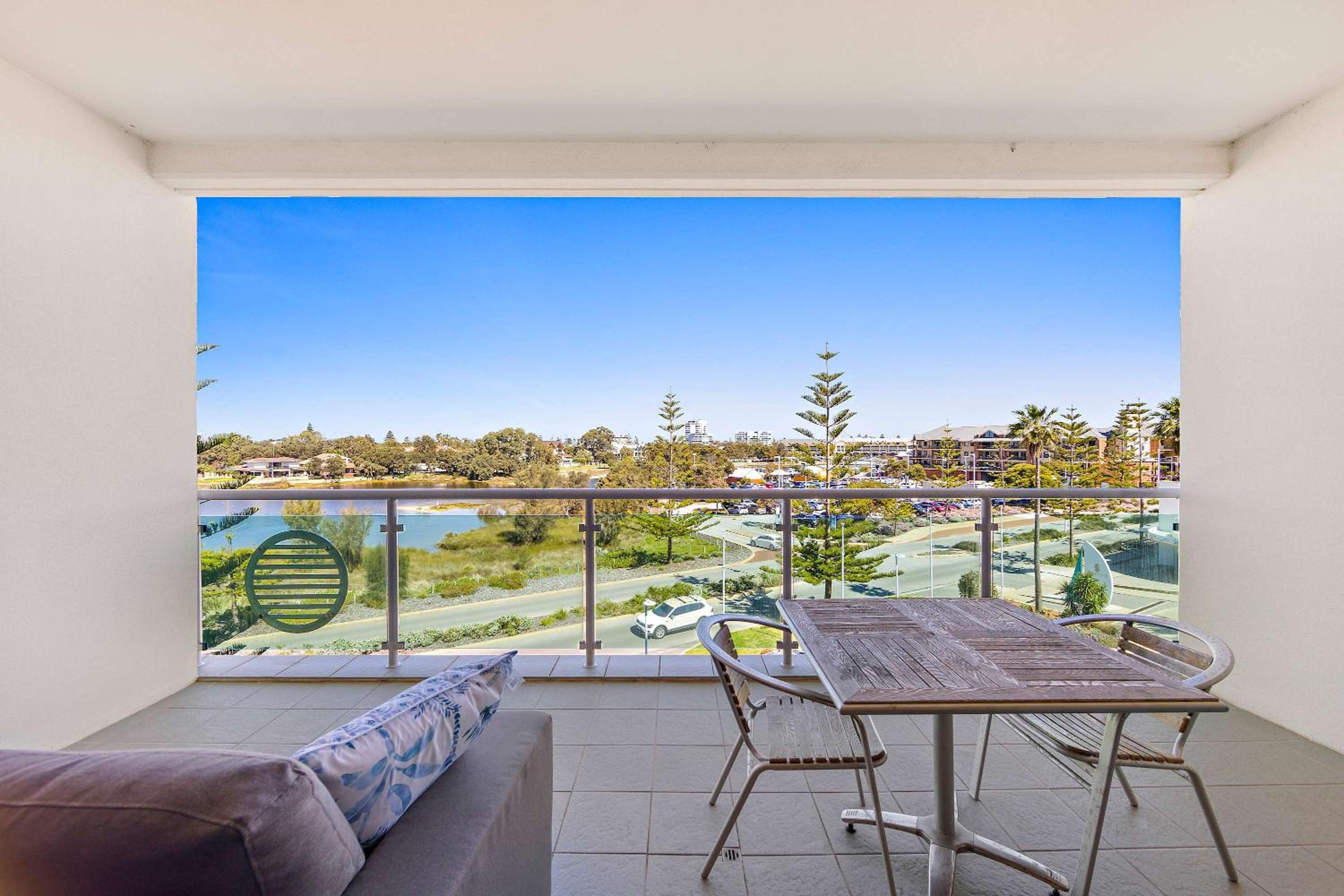 Mandurah Resort by the Beach