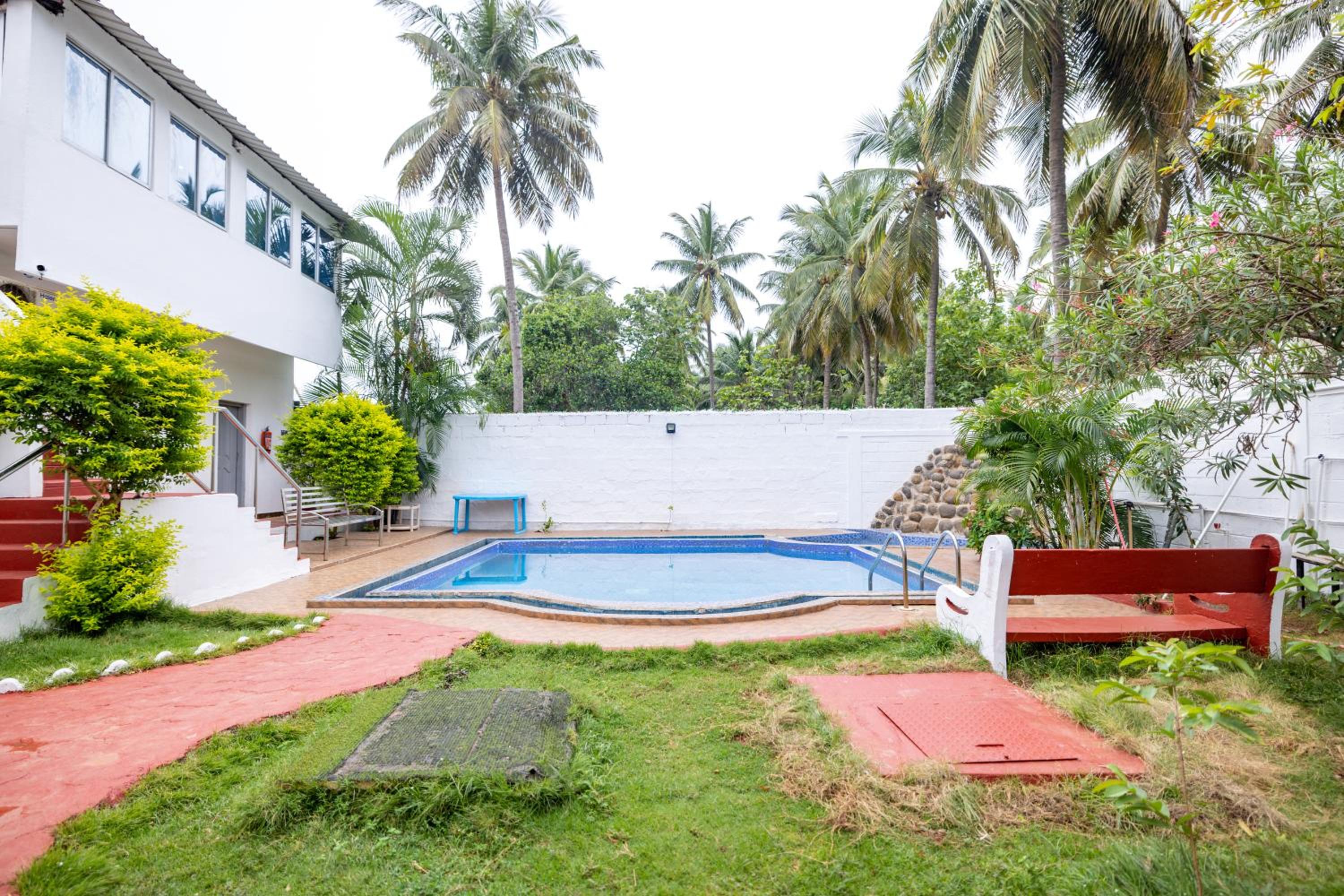 Sri Sai Holiday Inn