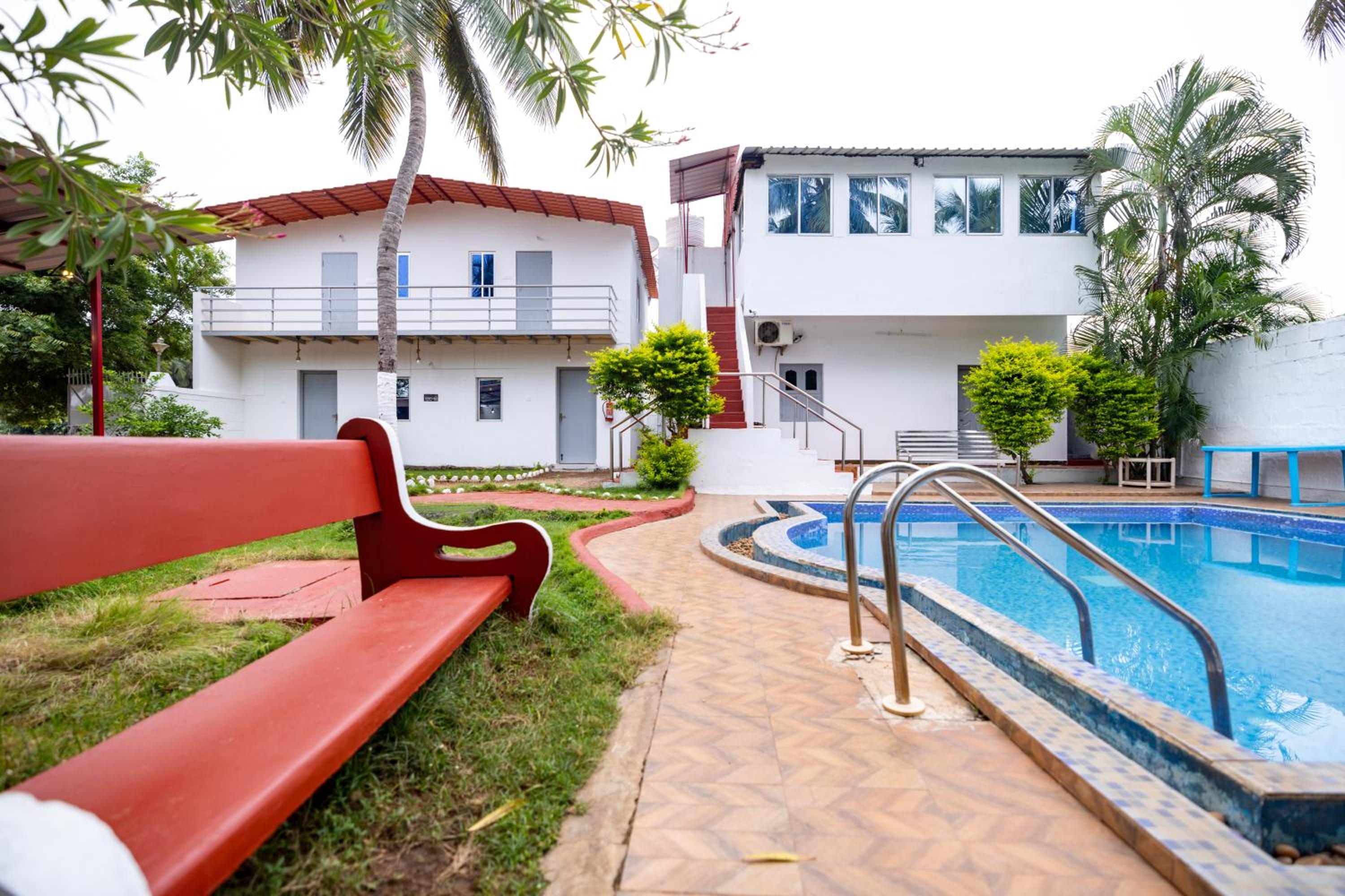 Sri Sai Holiday Inn