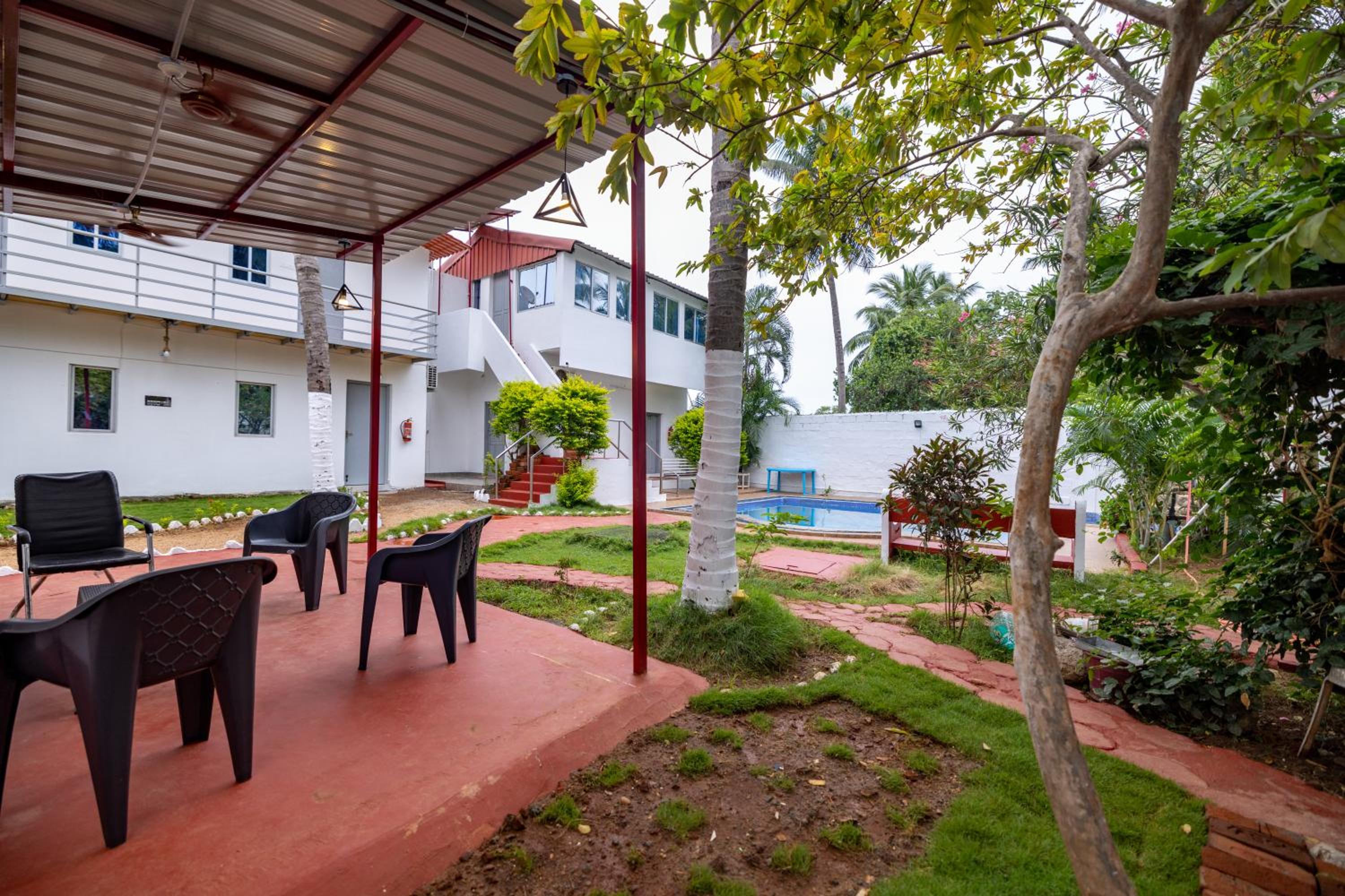 Sri Sai Holiday Inn