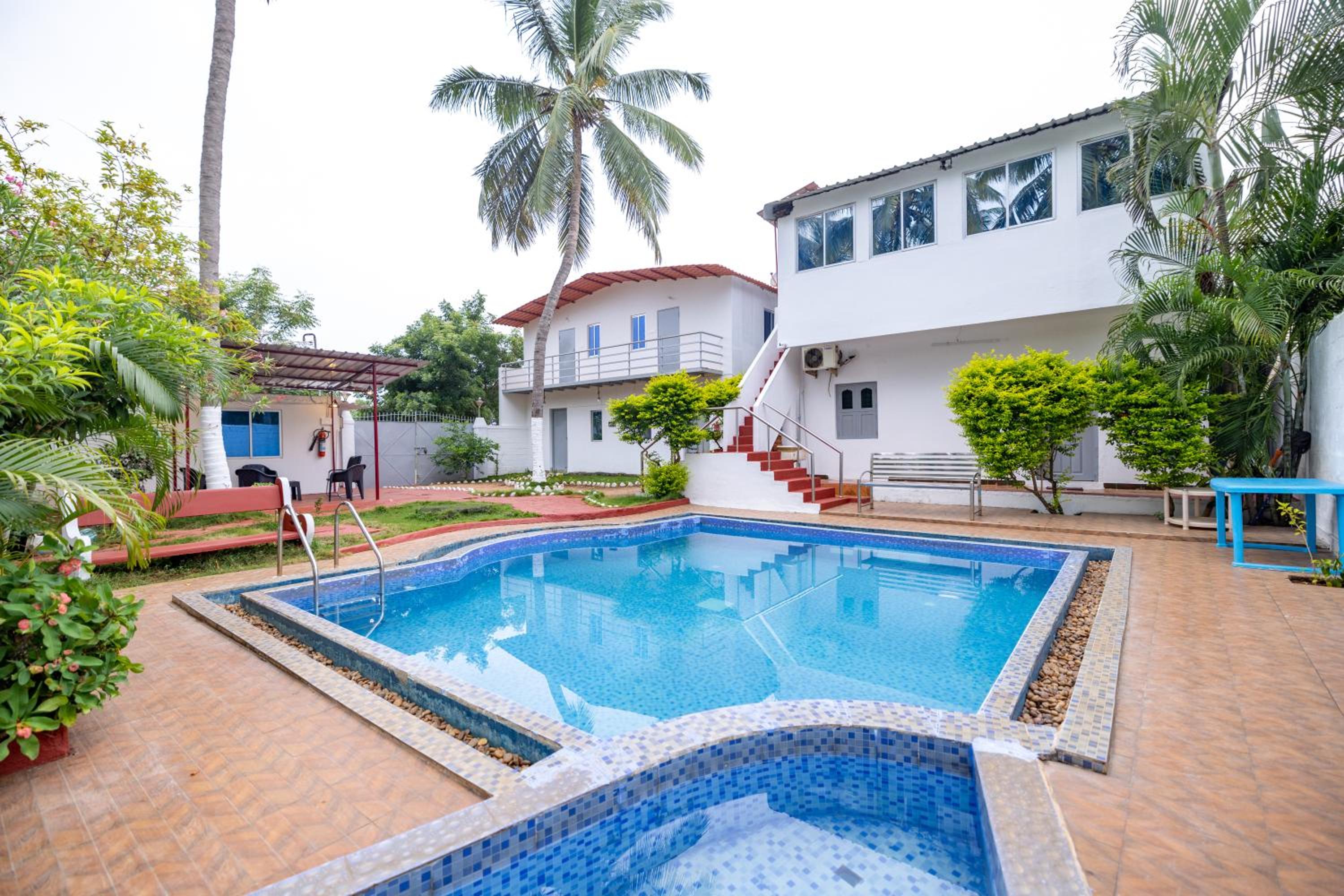 Sri Sai Holiday Inn