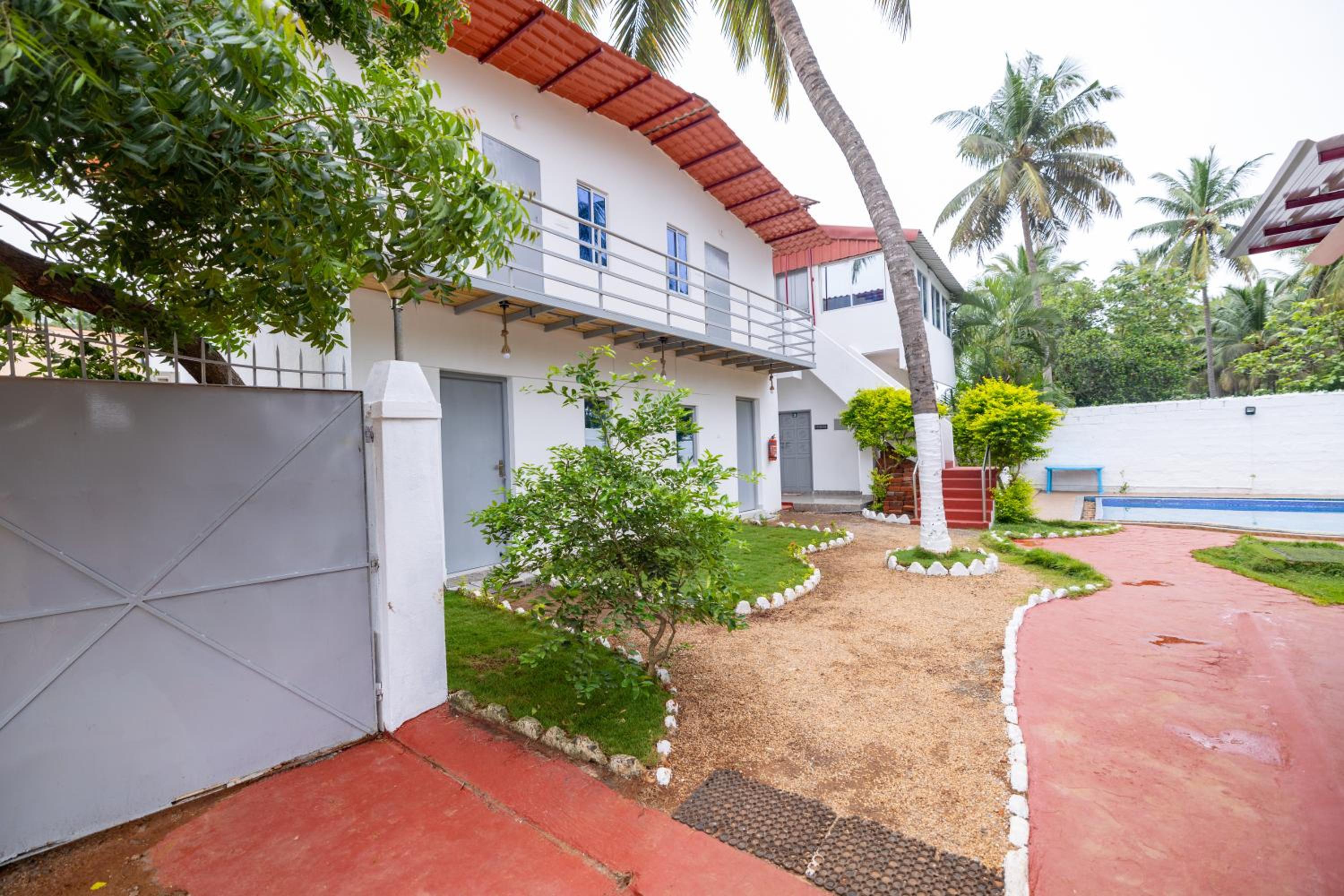 Sri Sai Holiday Inn