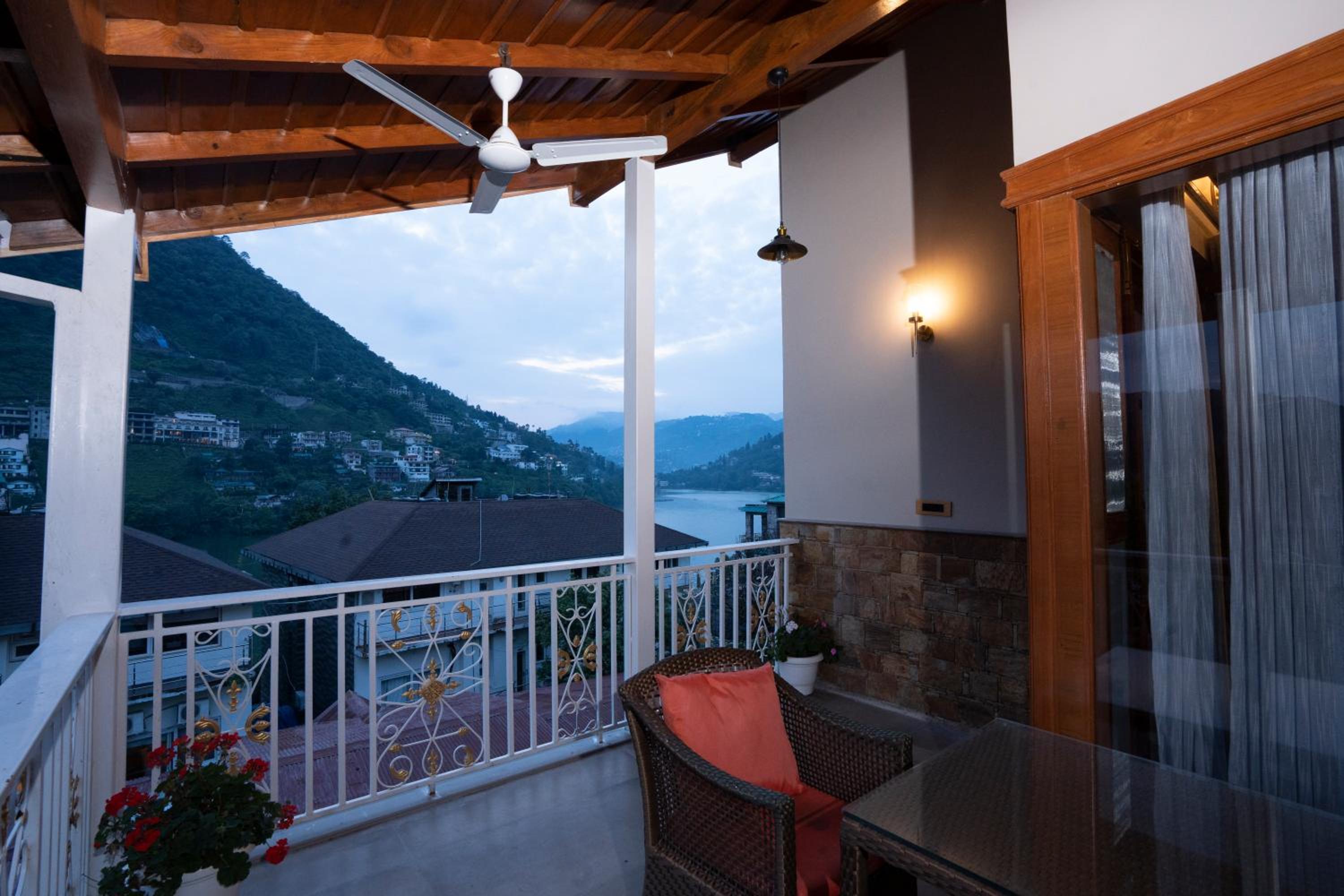 Neelesh Inn - Luxury Lake View Resort with Swimming Pool on Bhimtal Lake