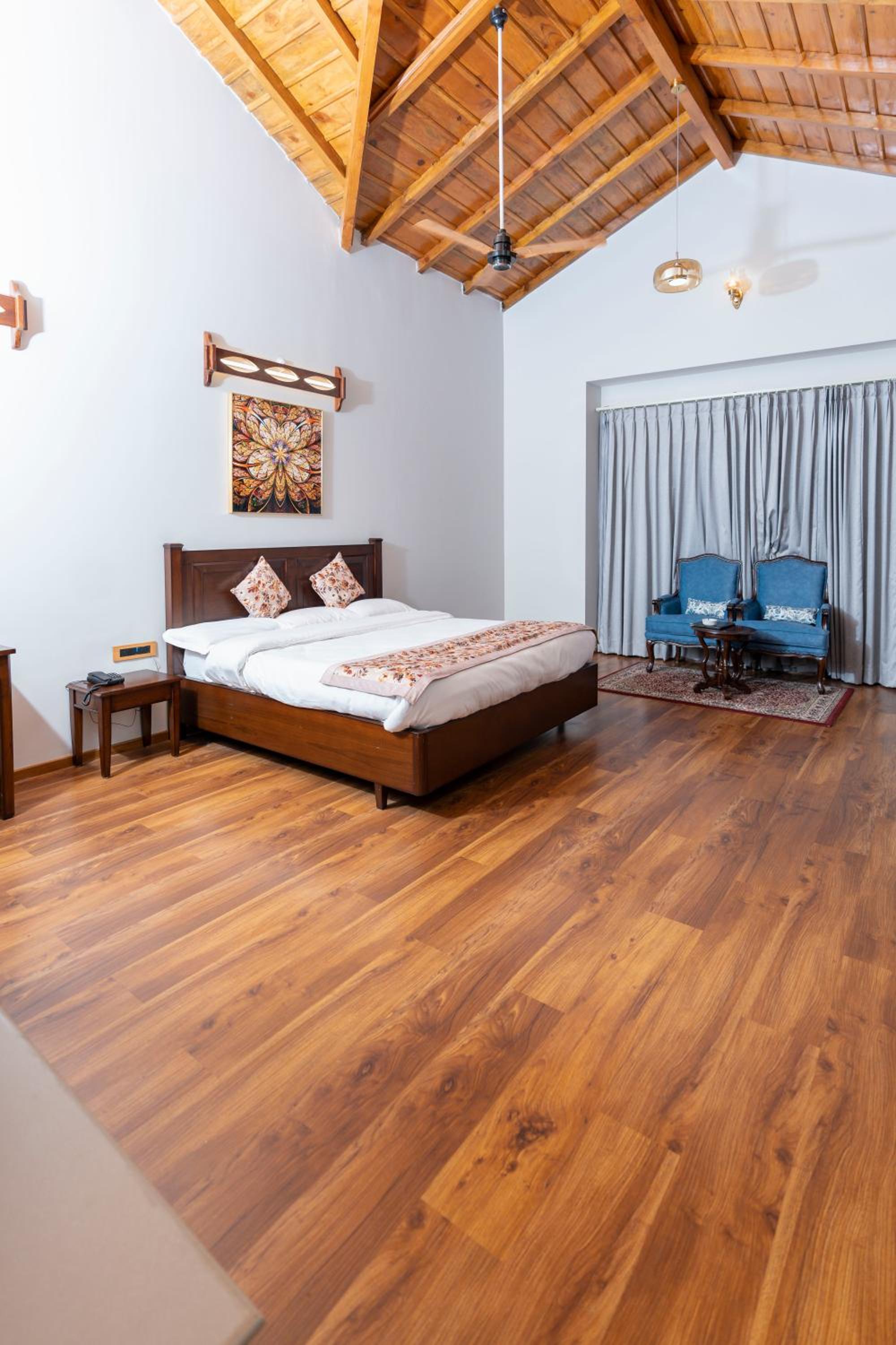 Neelesh Inn - Luxury Lake View Resort with Swimming Pool on Bhimtal Lake