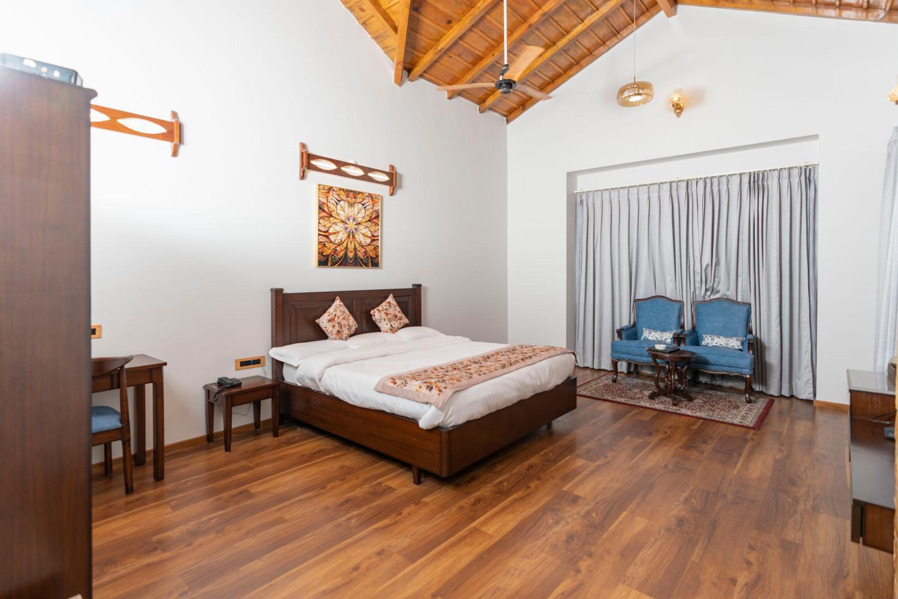 Neelesh Inn - Luxury Lake View Resort with Swimming Pool on Bhimtal Lake