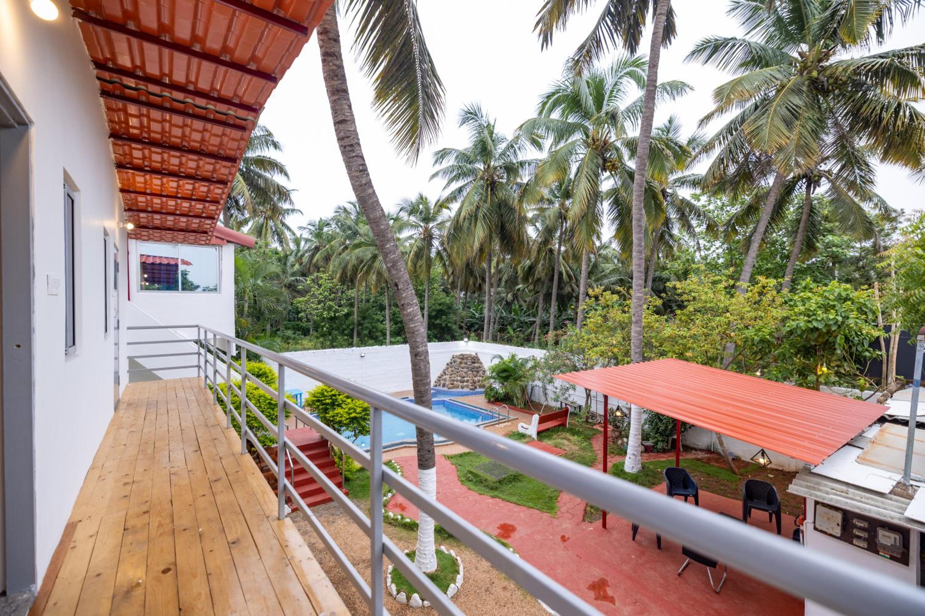 Sri Sai Holiday Inn