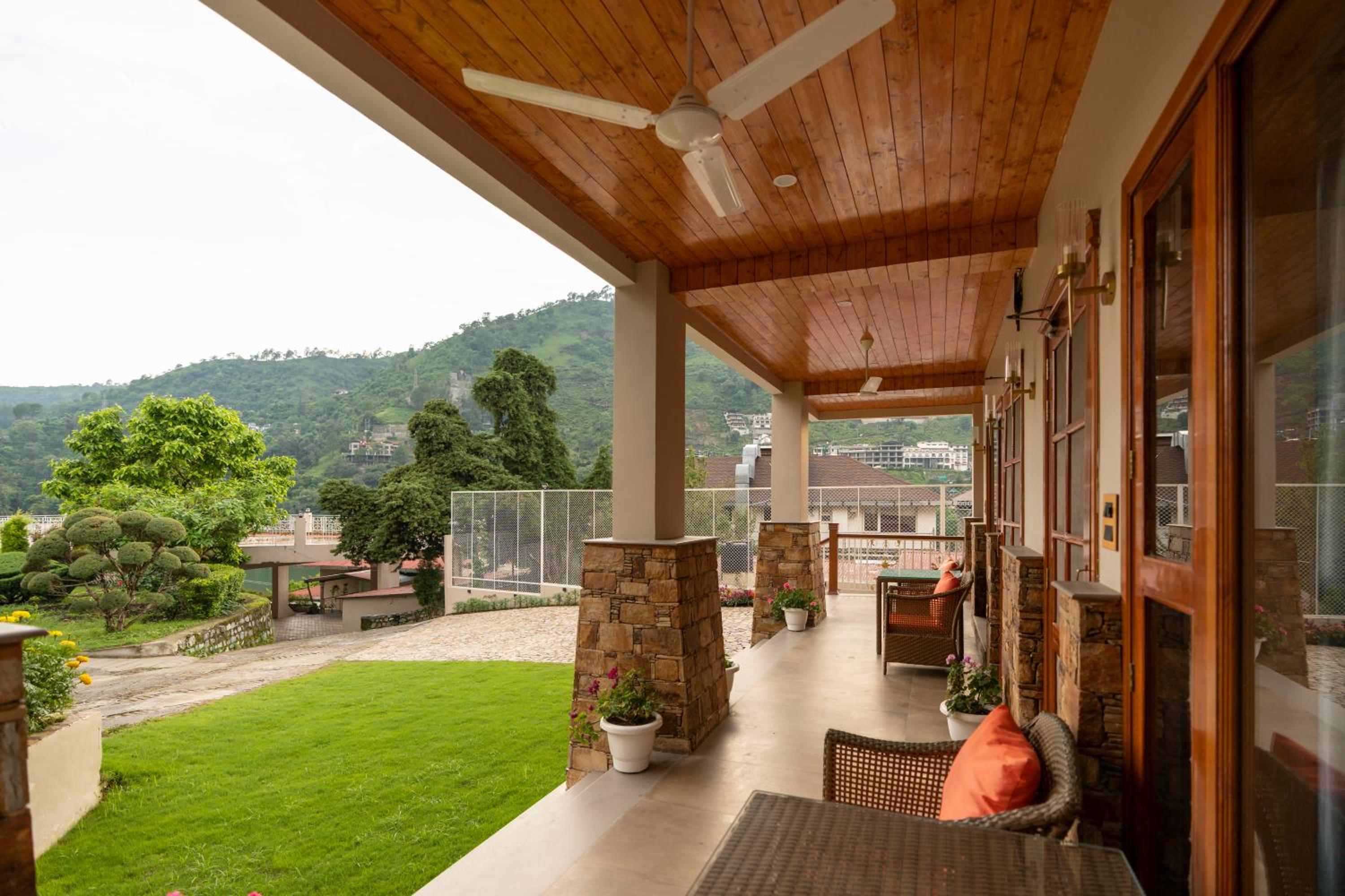 Neelesh Inn - Luxury Lake View Resort with Swimming Pool on Bhimtal Lake